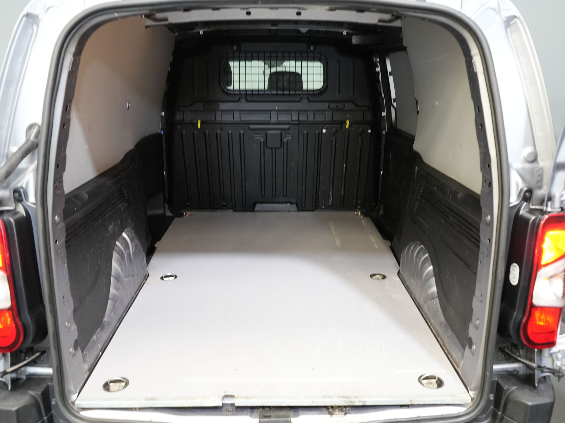 Toyota PROACE CITY Furgoneta 1.2 Turbo 130 cv Gasolina Aut. ¡BPM GRATIS! 3Pers./ Carplay/ Camera/ Cruise/ PDC/ Towbar