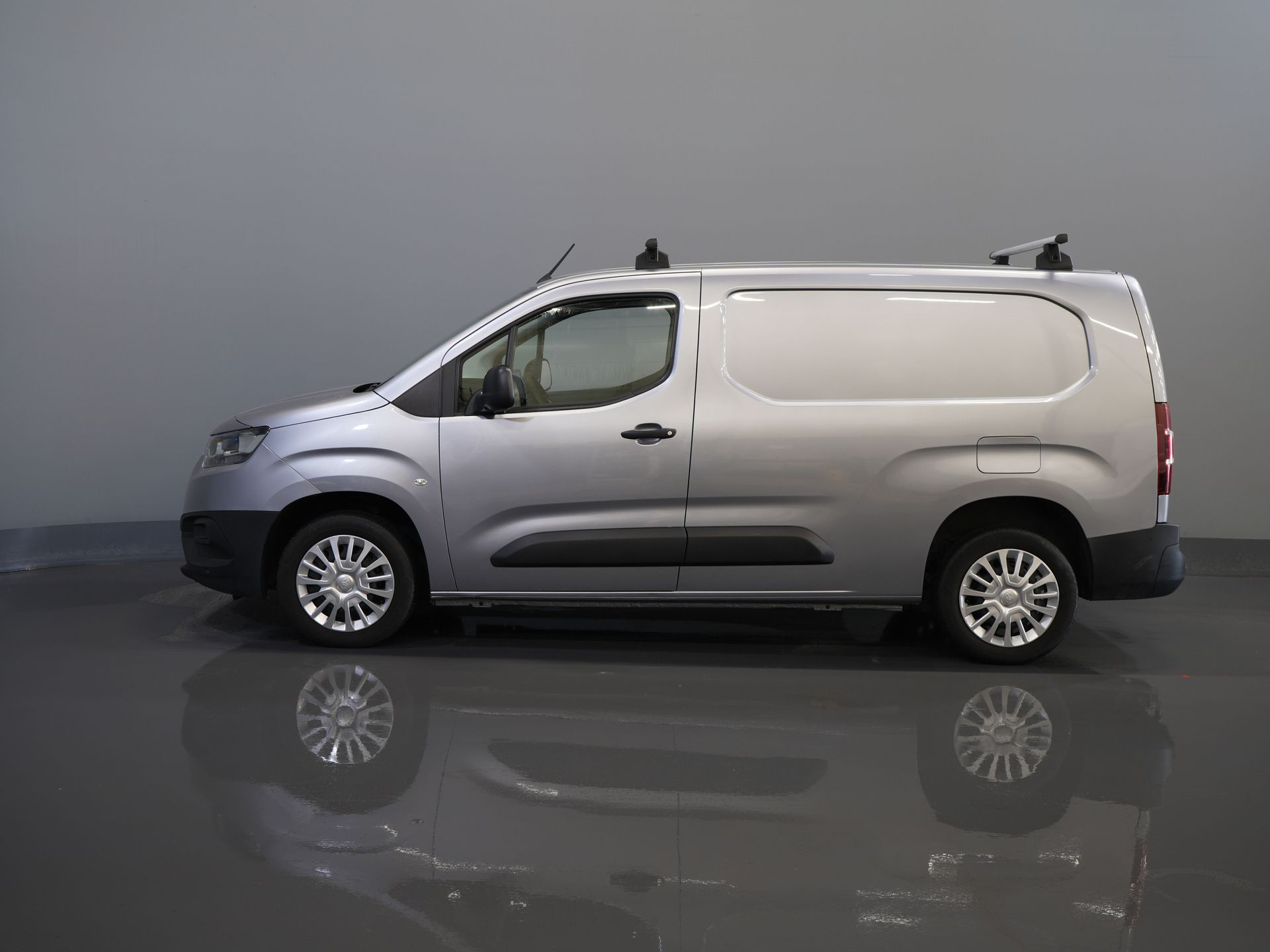 Toyota PROACE CITY Furgoneta 1.2 Turbo 130 cv Gasolina Aut. ¡BPM GRATIS! 3Pers./ Carplay/ Camera/ Cruise/ PDC/ Towbar