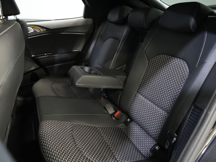 Kia Xceed SUV 1.6 GDi PHEV Dynamic Line Virtual Cockpit/ LED/ Adapt.Cruise/ Navi/ Klima/ Kamera/ PDC/ Elek.Ventil