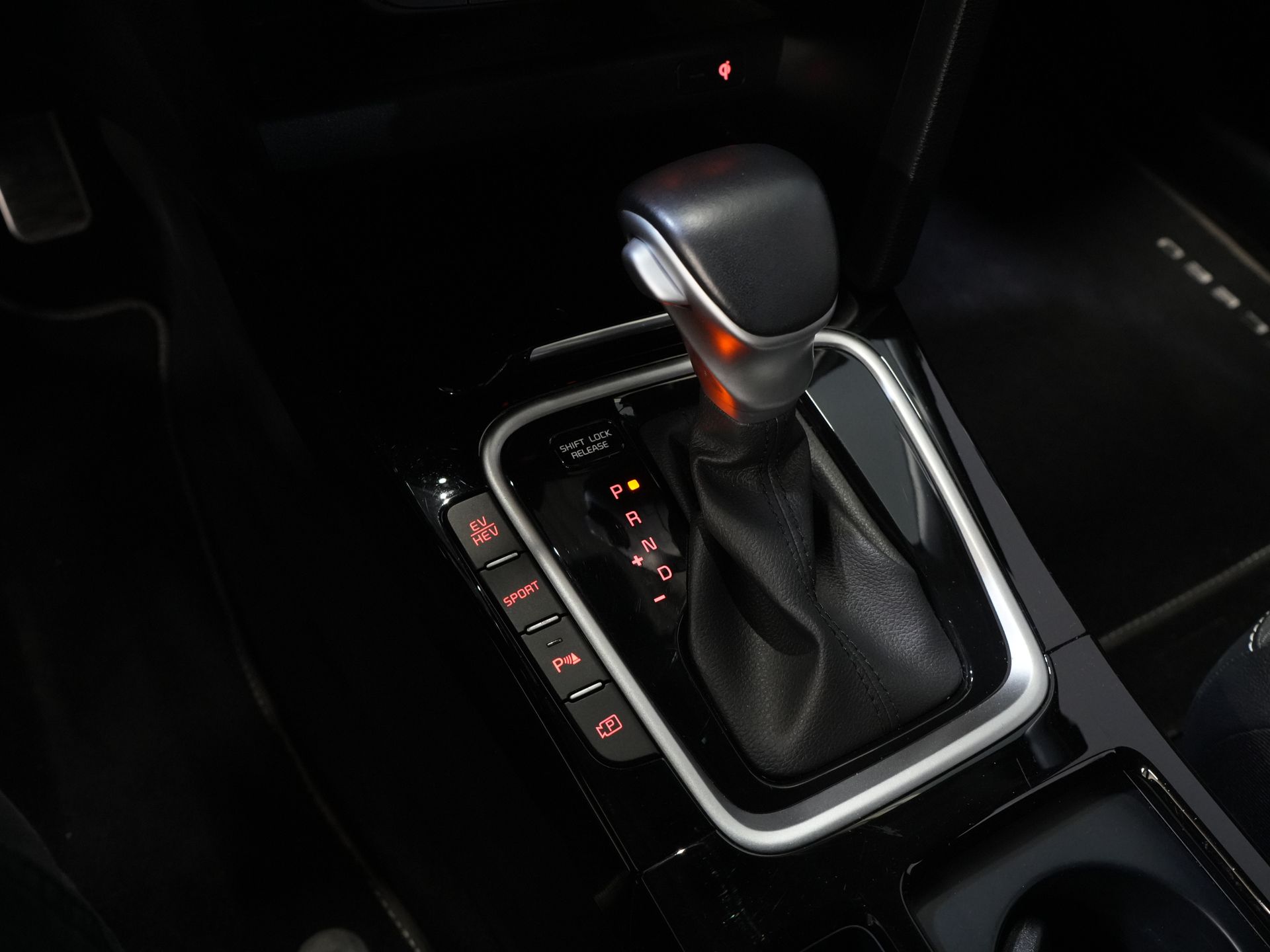 Kia Xceed SUV 1.6 GDi PHEV Dynamic Line Virtual Cockpit/ LED/ Adapt.Cruise/ Navi/ Klima/ Kamera/ PDC/ Elek.Ventil