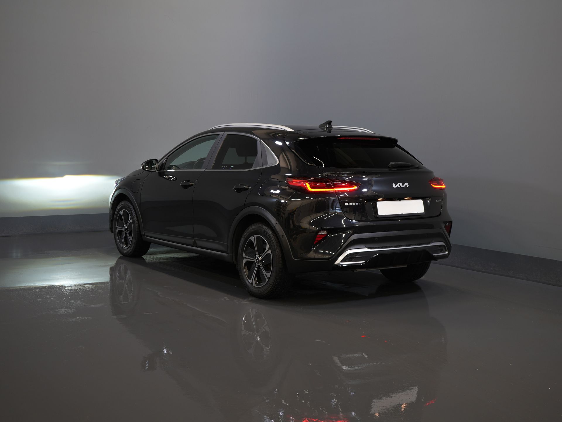 Kia Xceed SUV 1.6 GDi PHEV Dynamic Line Virtual Cockpit/ LED/ Adapt.Cruise/ Navi/ Klima/ Kamera/ PDC/ Elek.Ventil