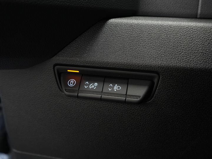 Renault Master Bestelbus 2.0 dCi 130 pk L2H2 LED/ Carplay/ Trekhaak/ Camera/ Cruise/ PDC/ Airco