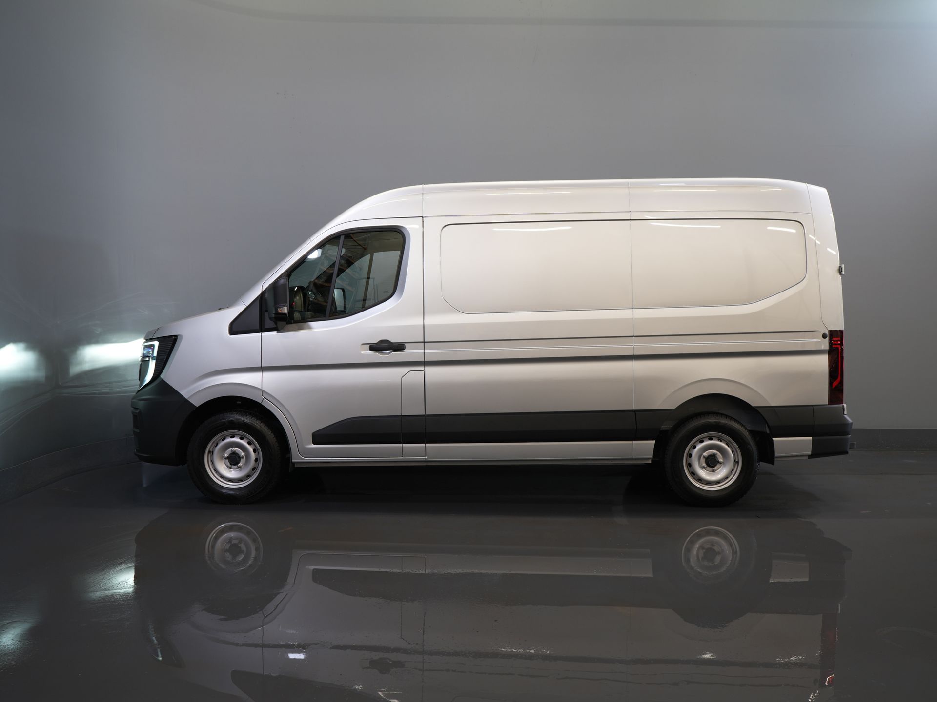 Renault Master Bestelbus 2.0 dCi 130 pk L2H2 LED/ Carplay/ Trekhaak/ Camera/ Cruise/ PDC/ Airco