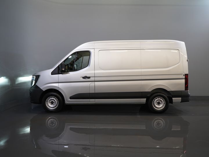 Renault Master Bestelbus 2.0 dCi 130 pk L2H2 LED/ Carplay/ Trekhaak/ Camera/ Cruise/ PDC/ Airco