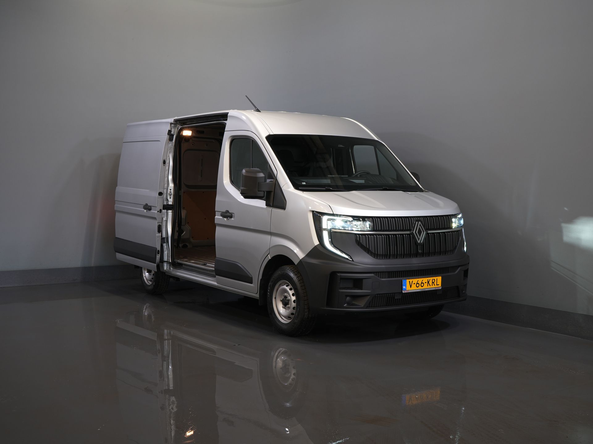 Renault Master Bestelbus 2.0 dCi 130 pk L2H2 LED/ Carplay/ Trekhaak/ Camera/ Cruise/ PDC/ Airco
