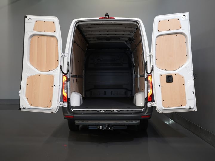 Mercedes-Benz Sprinter Van 317 CDI Aut. L2H2 BPM FREE! LED/ Sedile conducente elettrico/ 270 porte/ Riscaldamento sedili/ Navi/ Telecamera/ Crociera/ Climatizzatore/ DAB/ Barra di traino