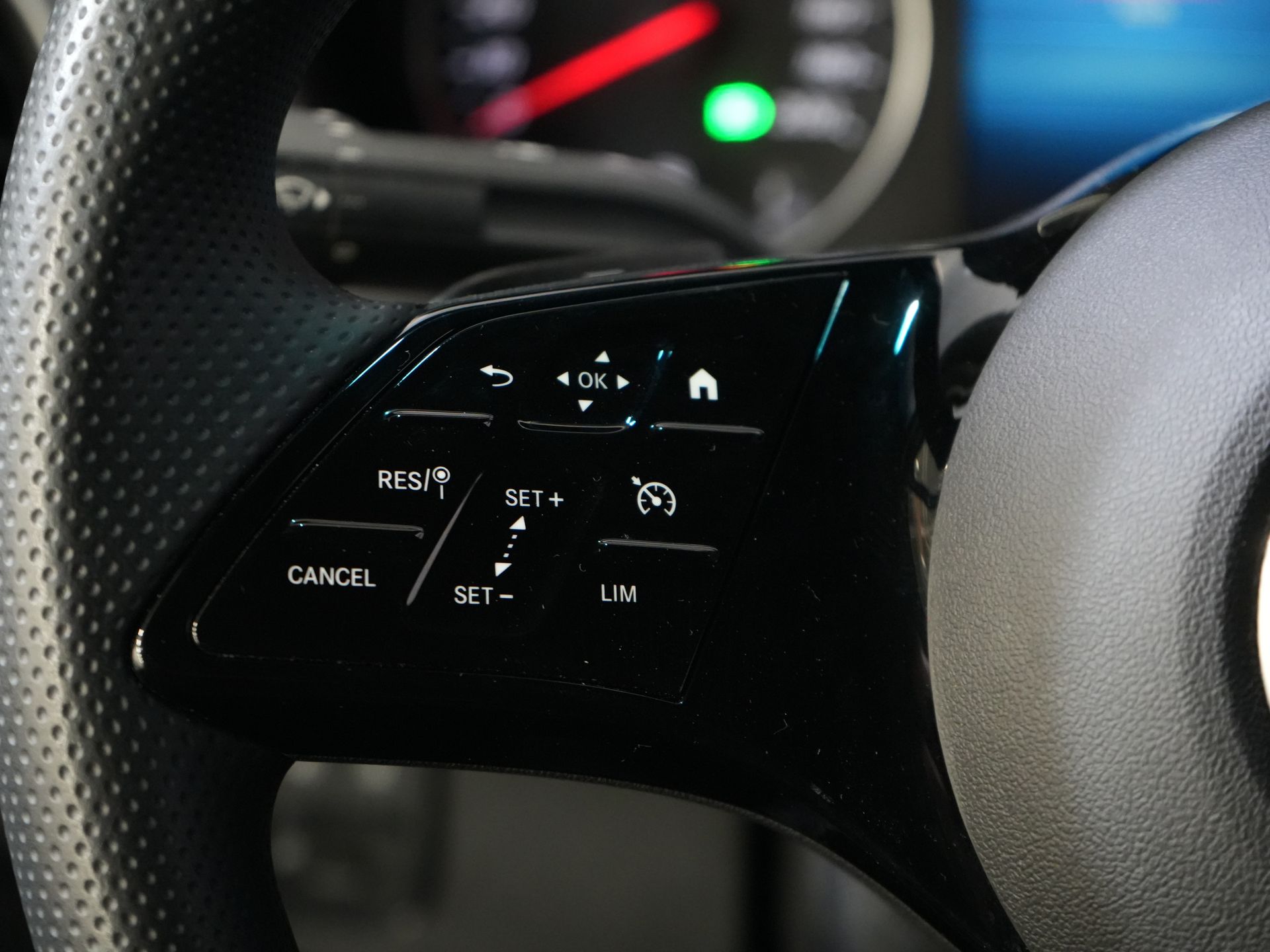 Mercedes-Benz Sprinter Van 317 CDI Aut. L2H2 BPM FREE! LED/ Sedile conducente elettrico/ 270 porte/ Riscaldamento sedili/ Navi/ Telecamera/ Crociera/ Climatizzatore/ DAB/ Barra di traino