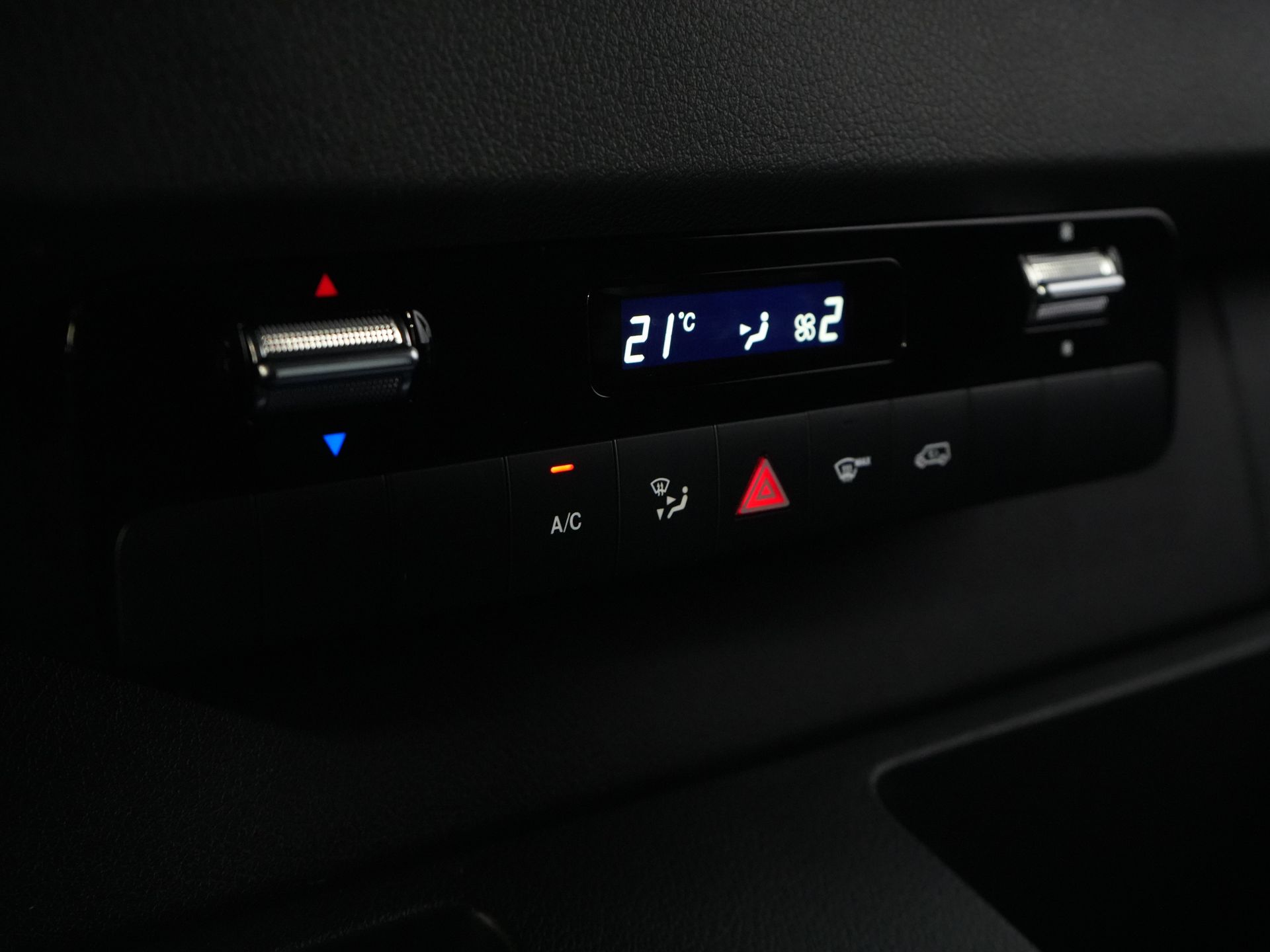 Mercedes-Benz Sprinter Van 317 CDI Aut. L2H2 BPM FREE! LED/ Sedile conducente elettrico/ 270 porte/ Riscaldamento sedili/ Navi/ Telecamera/ Crociera/ Climatizzatore/ DAB/ Barra di traino