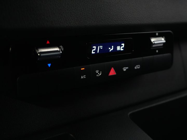 Mercedes-Benz Sprinter Van 317 CDI Aut. L2H2 BPM FREE! LED/ Sedile conducente elettrico/ 270 porte/ Riscaldamento sedili/ Navi/ Telecamera/ Crociera/ Climatizzatore/ DAB/ Barra di traino