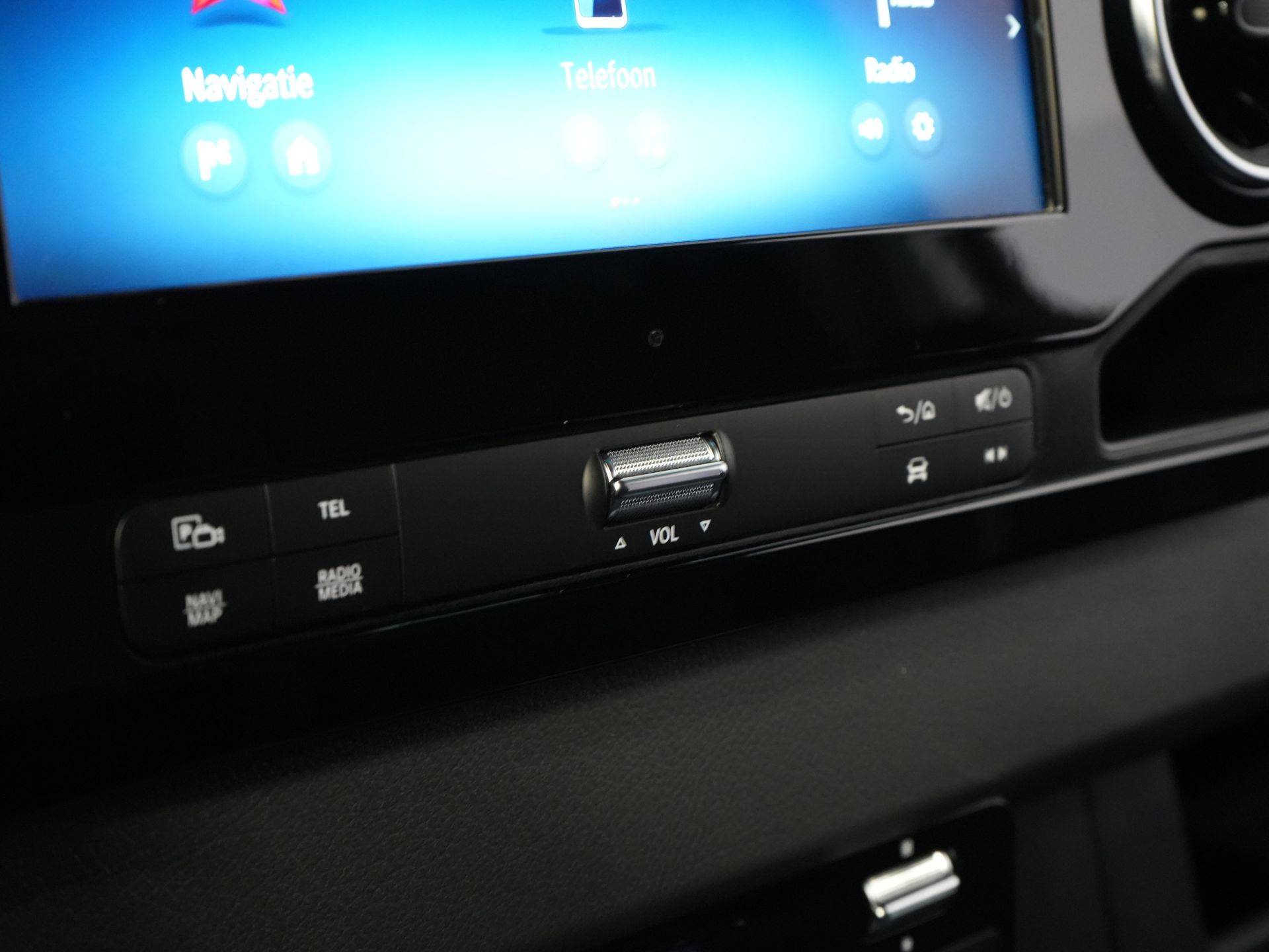 Mercedes-Benz Sprinter Van 317 CDI Aut. L2H2 BPM FREE! LED/ Sedile conducente elettrico/ 270 porte/ Riscaldamento sedili/ Navi/ Telecamera/ Crociera/ Climatizzatore/ DAB/ Barra di traino