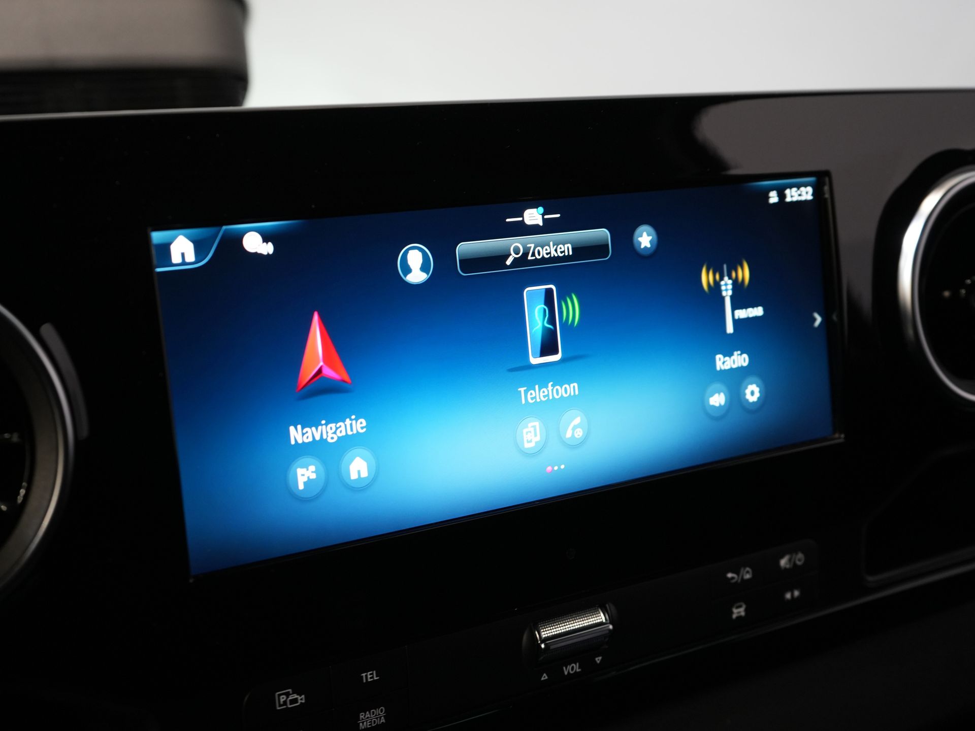 Mercedes-Benz Sprinter Van 317 CDI Aut. L2H2 BPM FREE! LED/ Sedile conducente elettrico/ 270 porte/ Riscaldamento sedili/ Navi/ Telecamera/ Crociera/ Climatizzatore/ DAB/ Barra di traino