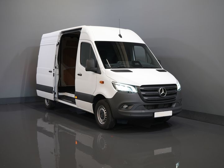 Mercedes-Benz Sprinter Van 317 CDI Aut. L2H2 BPM FREE! LED/ Sedile conducente elettrico/ 270 porte/ Riscaldamento sedili/ Navi/ Telecamera/ Crociera/ Climatizzatore/ DAB/ Barra di traino
