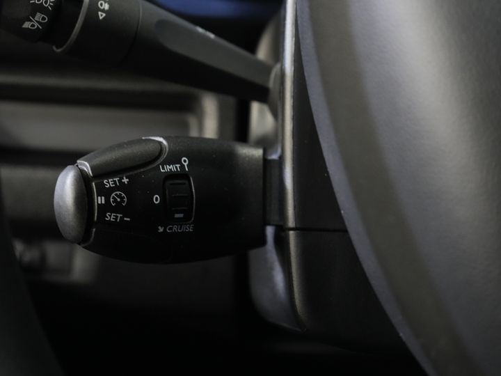 Opel Vivaro Van 2.0 D 145 hp L3 ZGAN 2.5t.Trekverm./ Airco/ Cruise/ PDC/ 3 Persoons