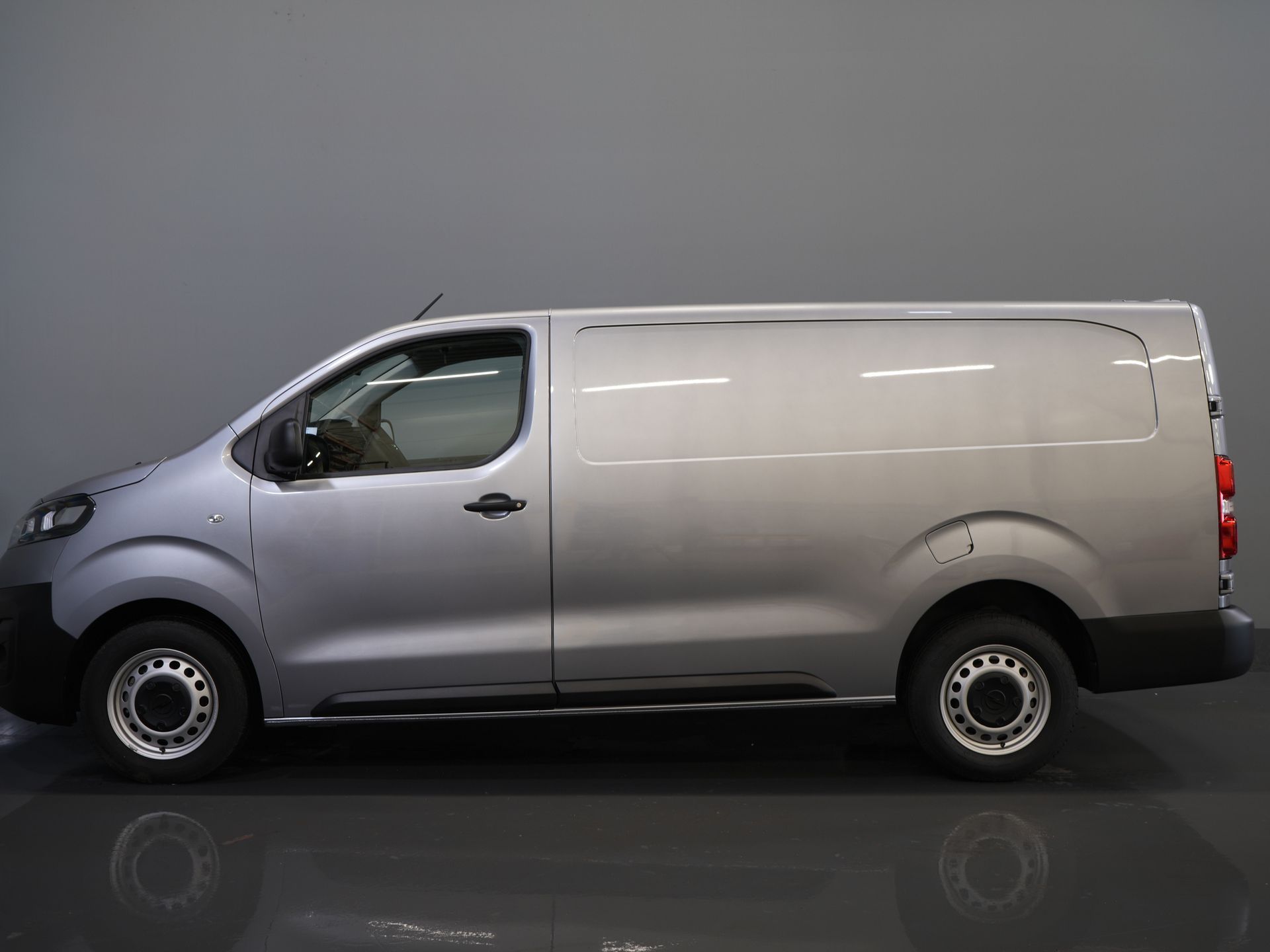 Opel Vivaro Van 2.0 D 145 hp L3 ZGAN 2.5t.Trekverm./ Airco/ Cruise/ PDC/ 3 Persoons