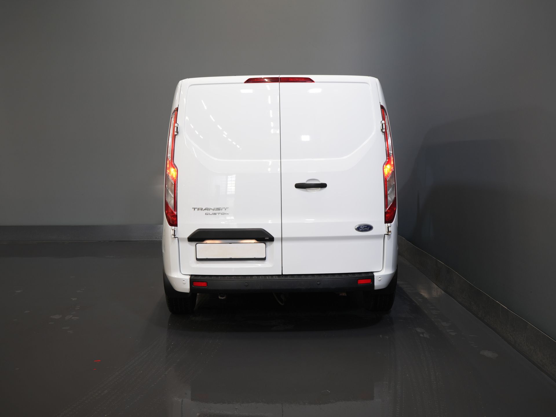 Ford Transit Custom Van 1.0 130 к.с. Авт. PHEV BPM БЕЗКОШТОВНО! Carplay / Seatverw./ Sortimo / Бічні панелі / Камера / PDC / Круїз / Airco