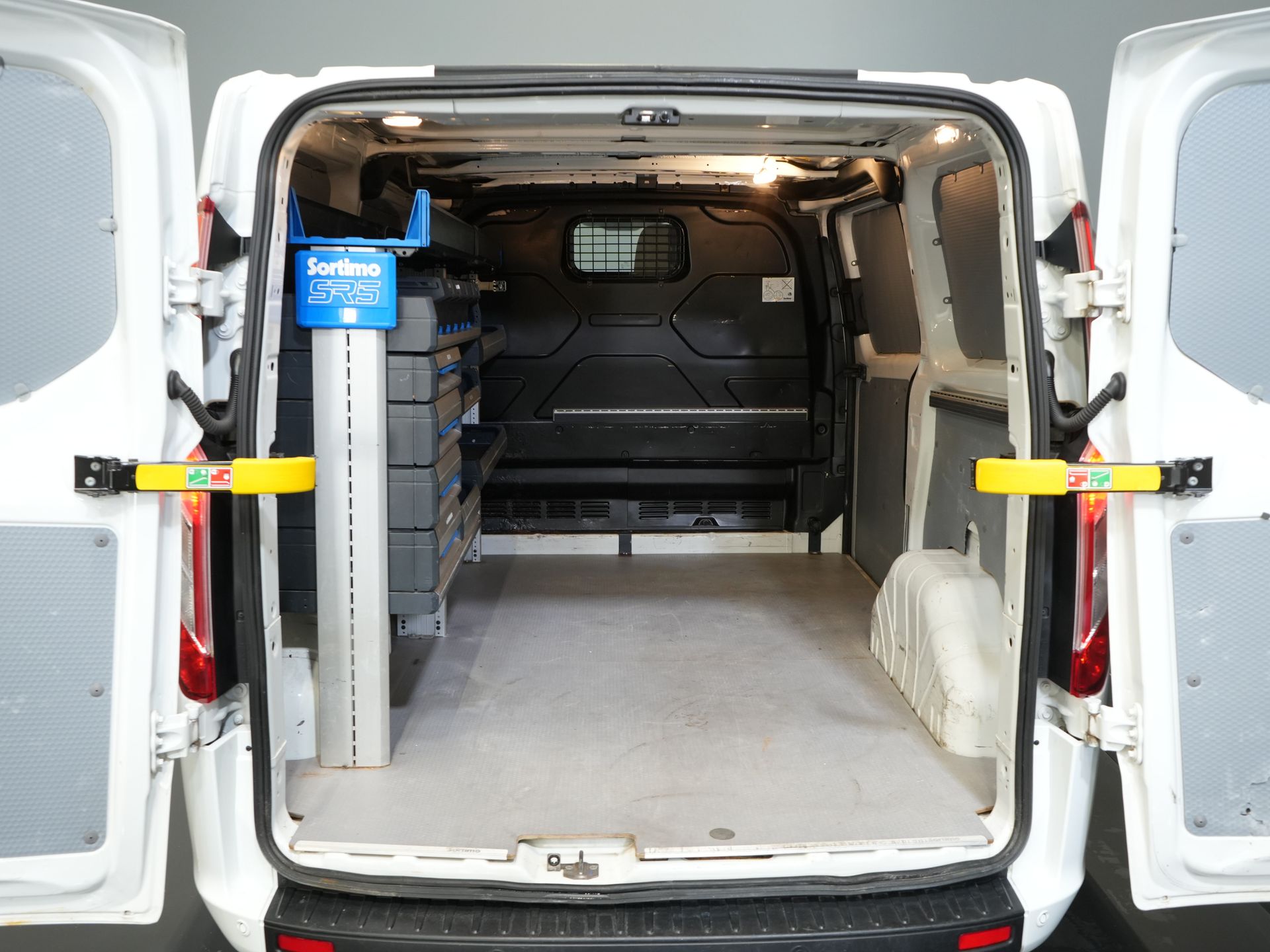 Ford Transit Custom Van 1.0 130 к.с. Авт. PHEV BPM БЕЗКОШТОВНО! Carplay / Seatverw./ Sortimo / Бічні панелі / Камера / PDC / Круїз / Airco