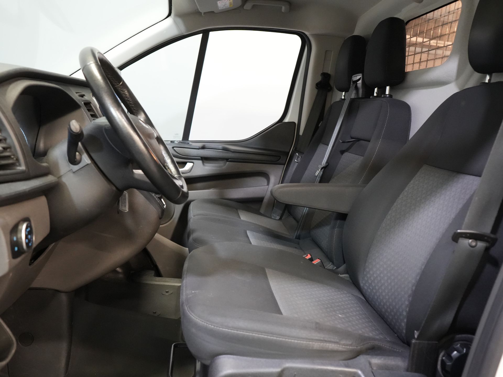 Ford Transit Custom Van 1.0 130 к.с. Авт. PHEV BPM БЕЗКОШТОВНО! Carplay / Seatverw./ Sortimo / Бічні панелі / Камера / PDC / Круїз / Airco