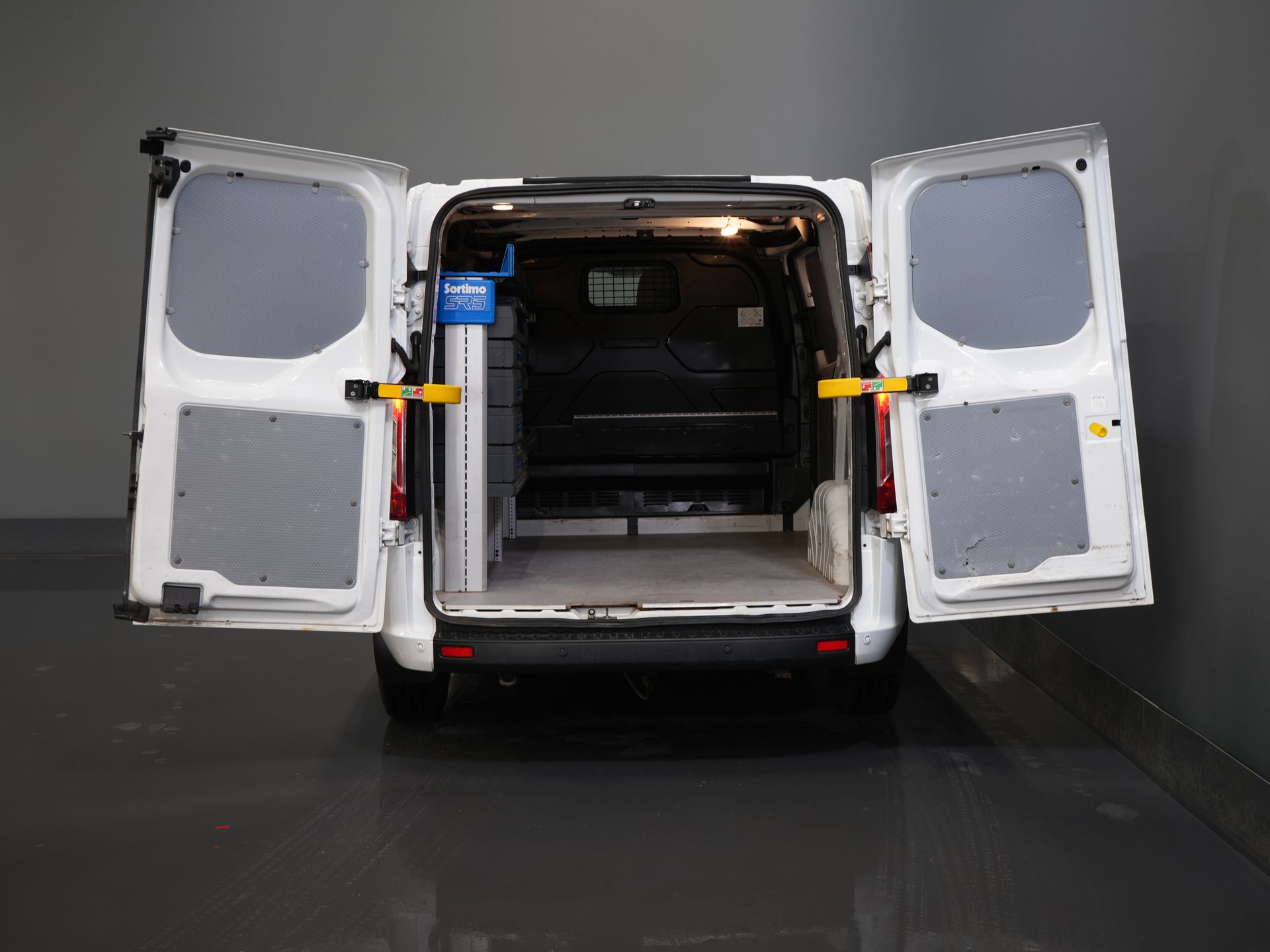 Ford Transit Custom Van 1.0 130 к.с. Авт. PHEV BPM БЕЗКОШТОВНО! Carplay / Seatverw./ Sortimo / Бічні панелі / Камера / PDC / Круїз / Airco