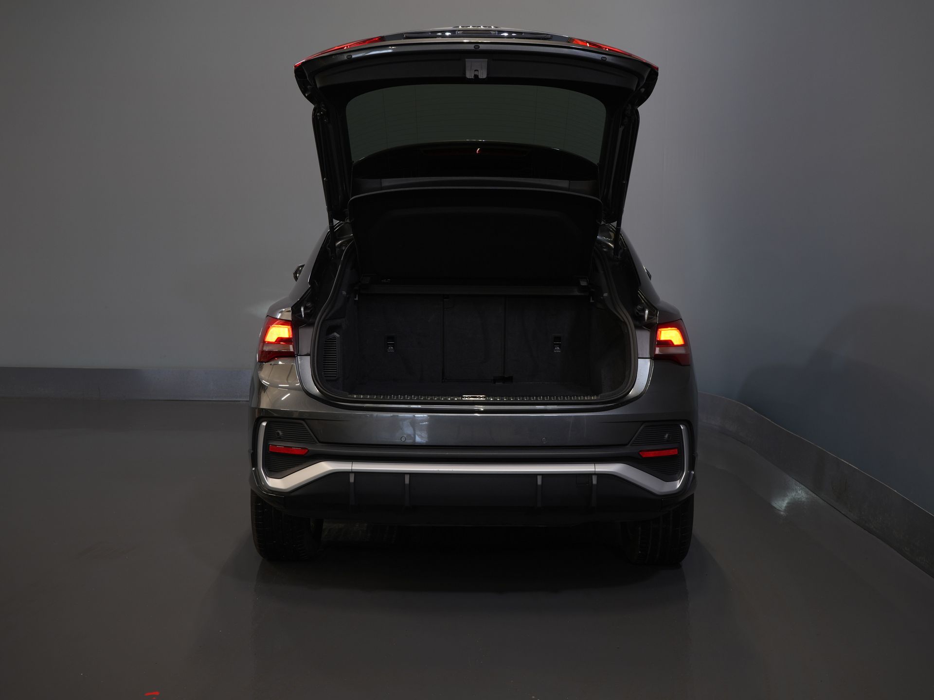 Audi Q3 Sportback SUV 45 TFSI E-Tron 245 pk S-Line Virtual Cockpit/ Pano/ Carplay/ Stoelverw./ PDC/ Trekhaak