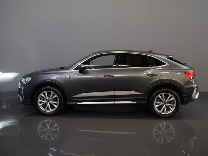 Audi Q3 Sportback SUV 45 TFSI E-Tron 245 pk S-Line Virtual Cockpit/ Pano/ Carplay/ Stoelverw./ PDC/ Trekhaak