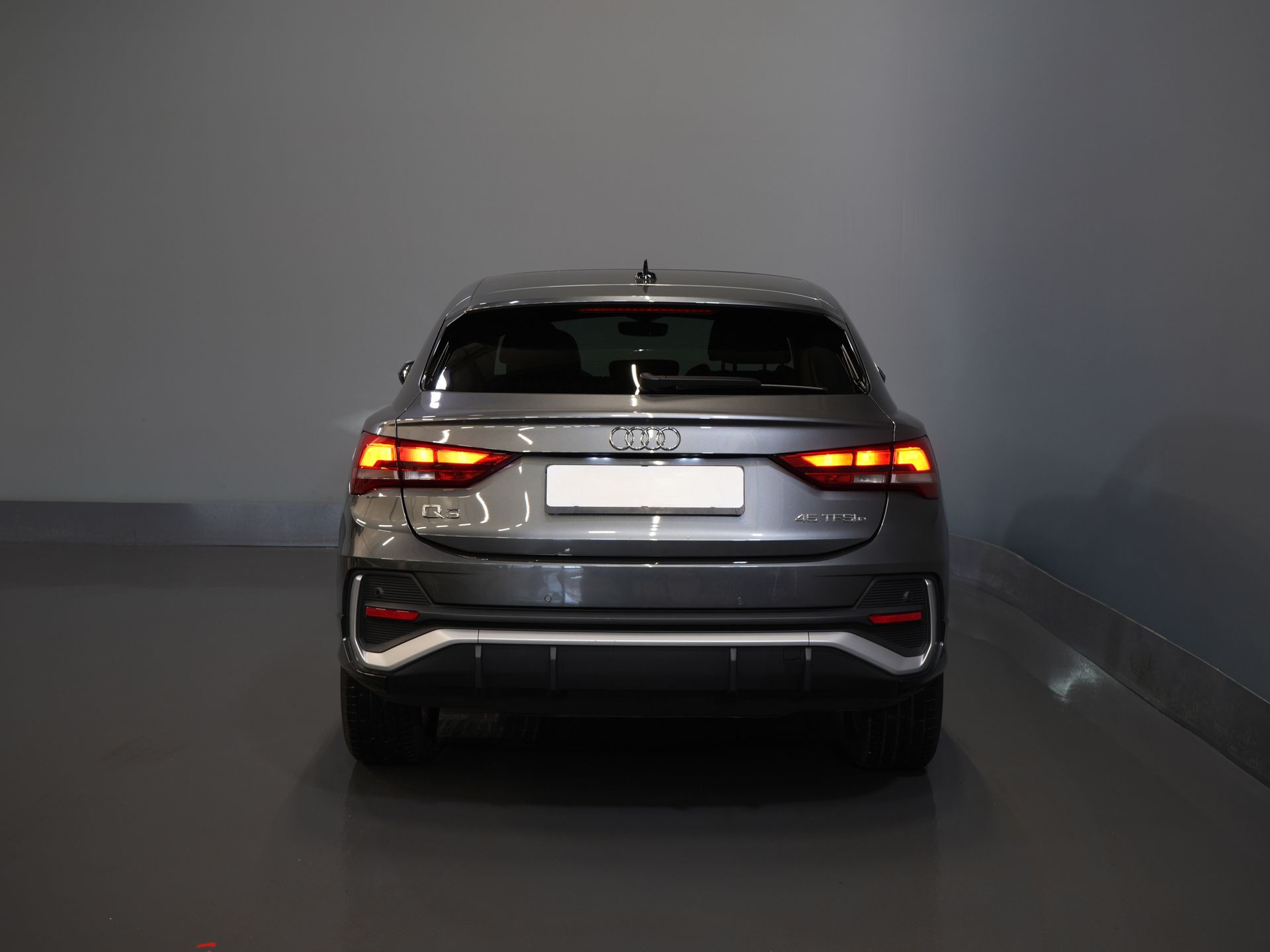 Audi Q3 Sportback SUV 45 TFSI E-Tron 245 pk S-Line Virtual Cockpit/ Pano/ Carplay/ Stoelverw./ PDC/ Trekhaak