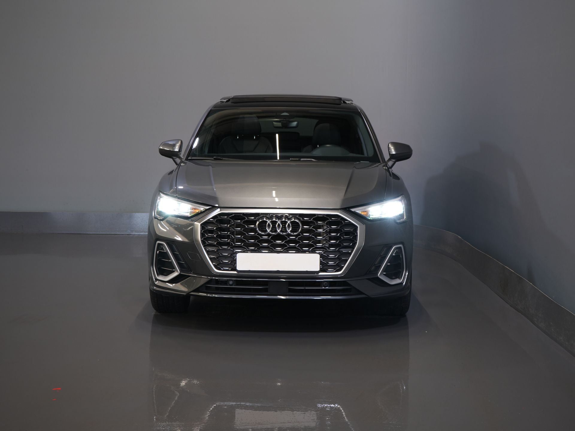 Audi Q3 Sportback SUV 45 TFSI E-Tron 245 pk S-Line Virtual Cockpit/ Pano/ Carplay/ Stoelverw./ PDC/ Trekhaak