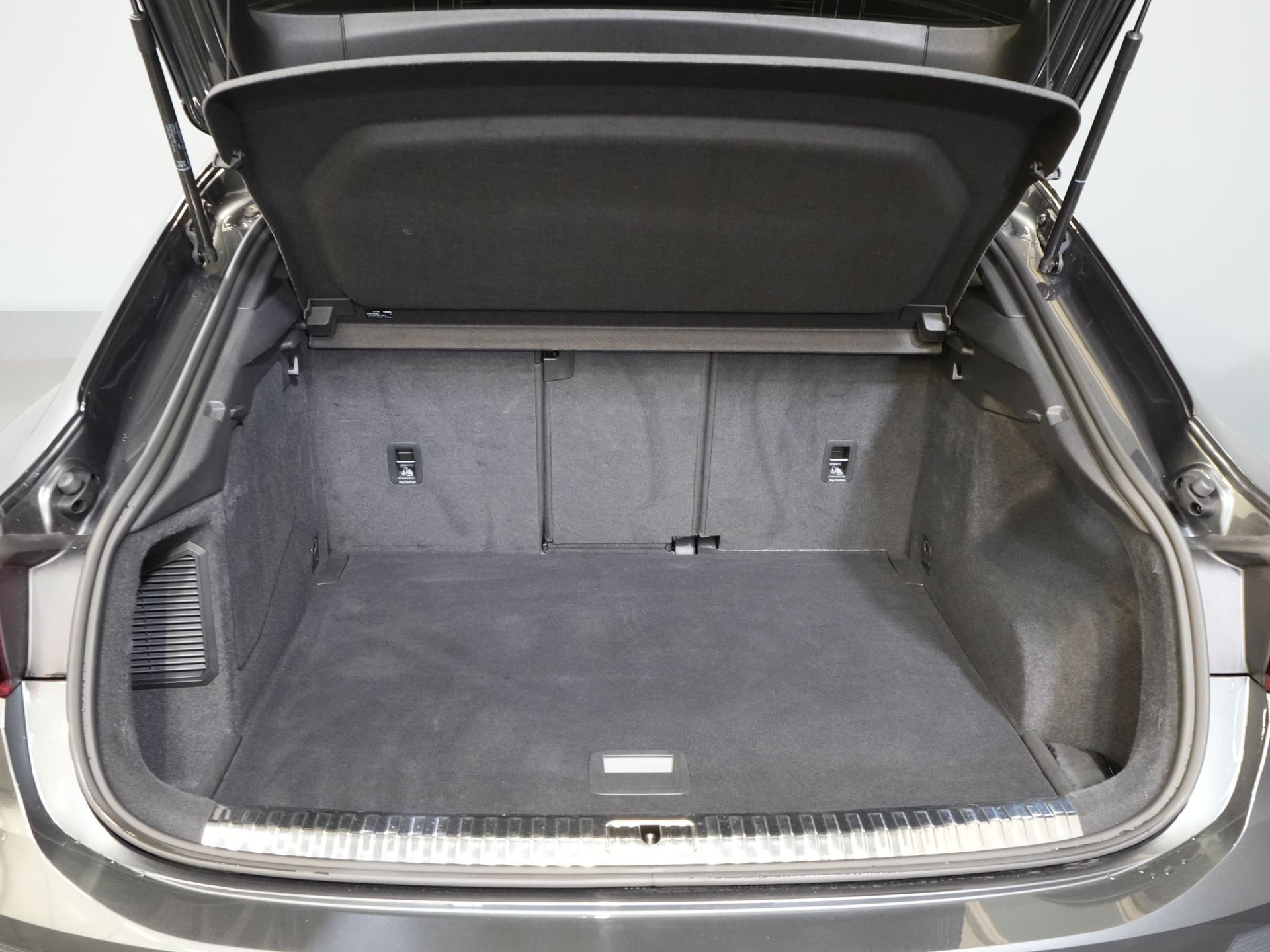 Audi Q3 Sportback SUV 45 TFSI E-Tron 245 pk S-Line Virtual Cockpit/ Pano/ Carplay/ Stoelverw./ PDC/ Trekhaak