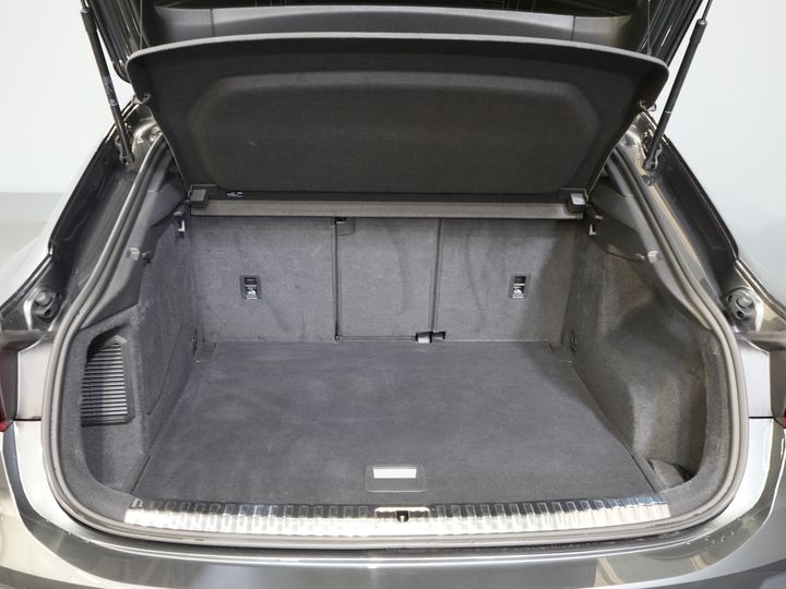 Audi Q3 Sportback SUV 45 TFSI E-Tron 245 pk S-Line Virtual Cockpit/ Pano/ Carplay/ Stoelverw./ PDC/ Trekhaak