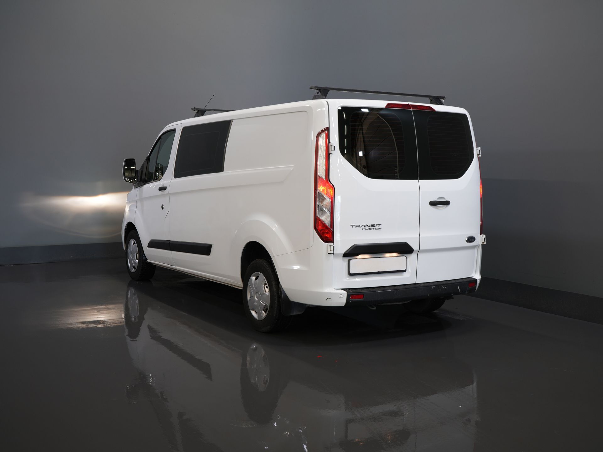 Ford Transit Custom Van 2.0 TDCI L2 Trend DC Doppelkabine BPM FREE! Sitzheizung/ Carplay/ 2.7t Anhängevorrichtung/ Navi/ PDC/ Tempomat