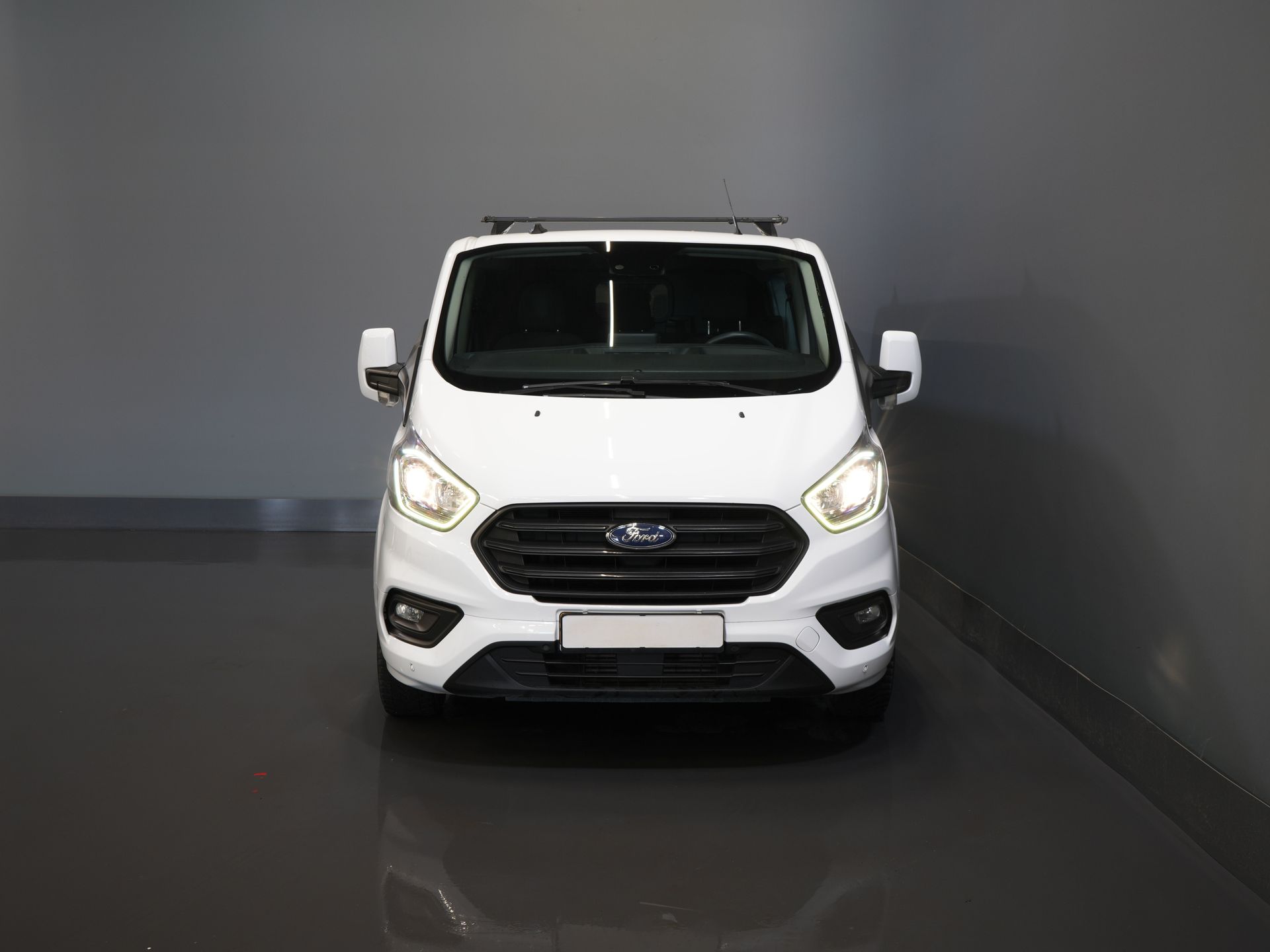 Ford Transit Custom Van 2.0 TDCI L2 Trend DC Doppelkabine BPM FREE! Sitzheizung/ Carplay/ 2.7t Anhängevorrichtung/ Navi/ PDC/ Tempomat