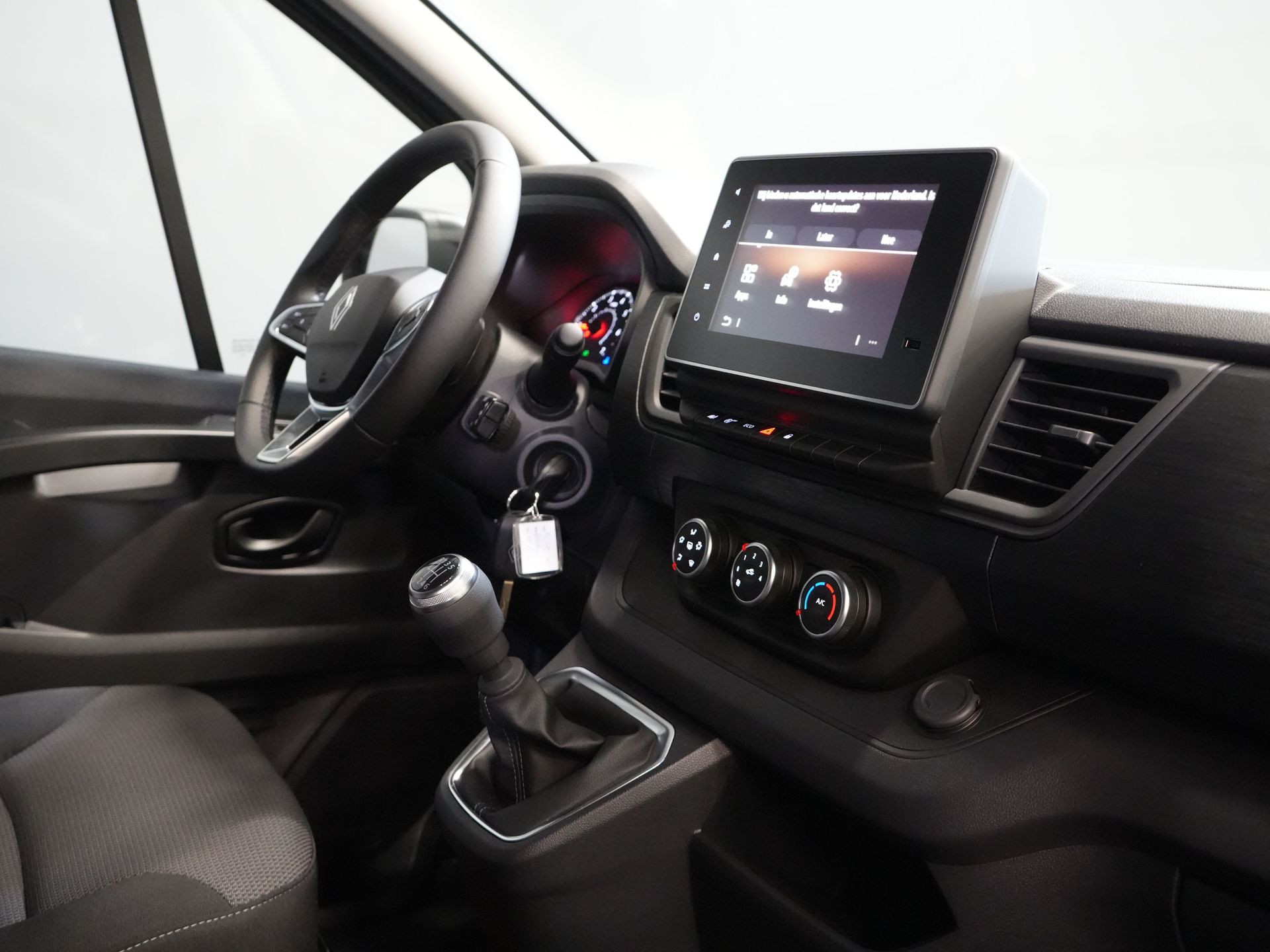 Renault Trafic Van 2.0 dCi 130 к.с. L2 BPM БЕЗКОШТОВНО! DC Double Cab LED/ 2x зсувні двері/ Navi/ Carplay/ Камера/ PDC/ Cruise