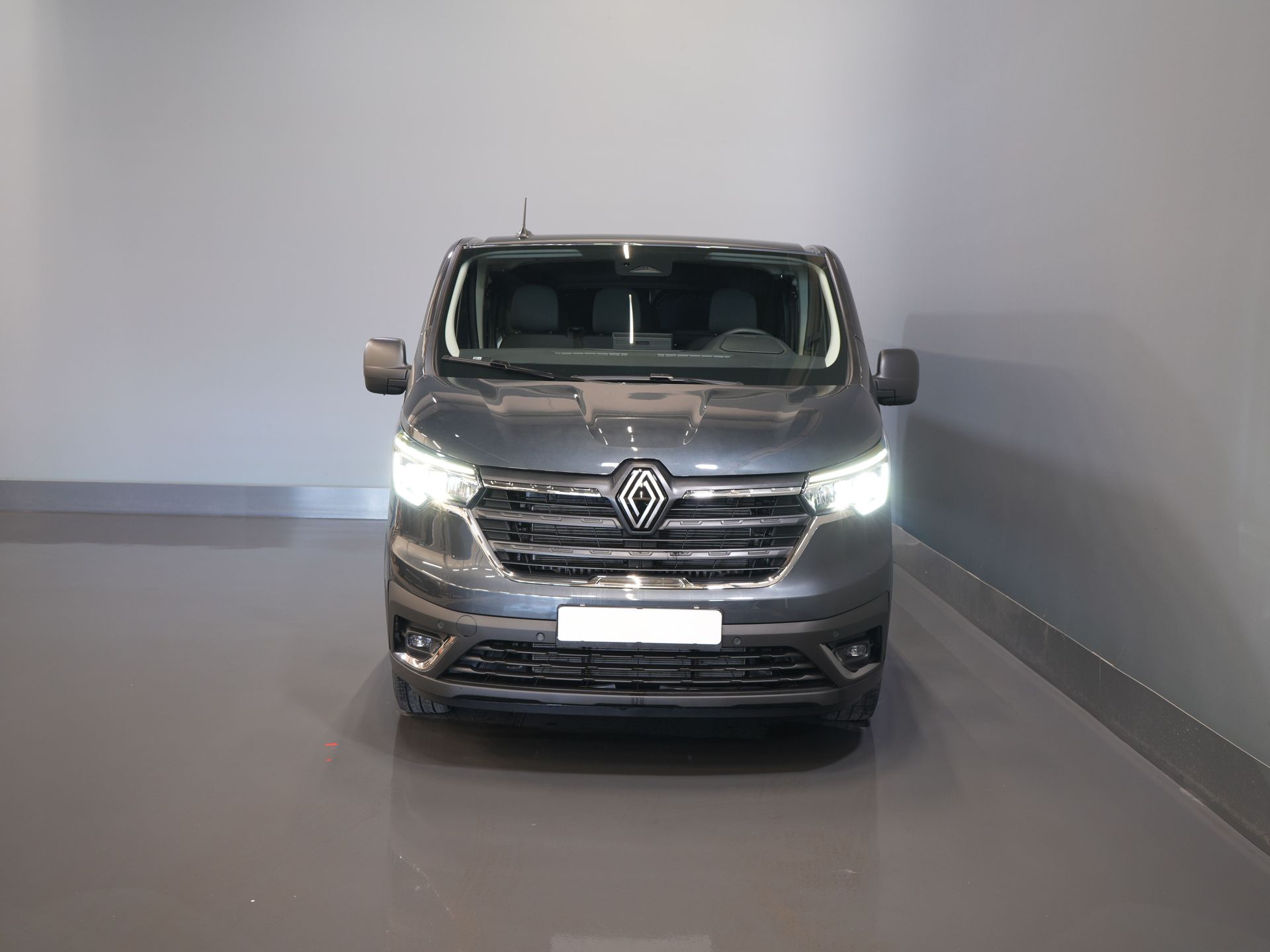 Renault Trafic Van 2.0 dCi 130 к.с. L2 BPM БЕЗКОШТОВНО! DC Double Cab LED/ 2x зсувні двері/ Navi/ Carplay/ Камера/ PDC/ Cruise