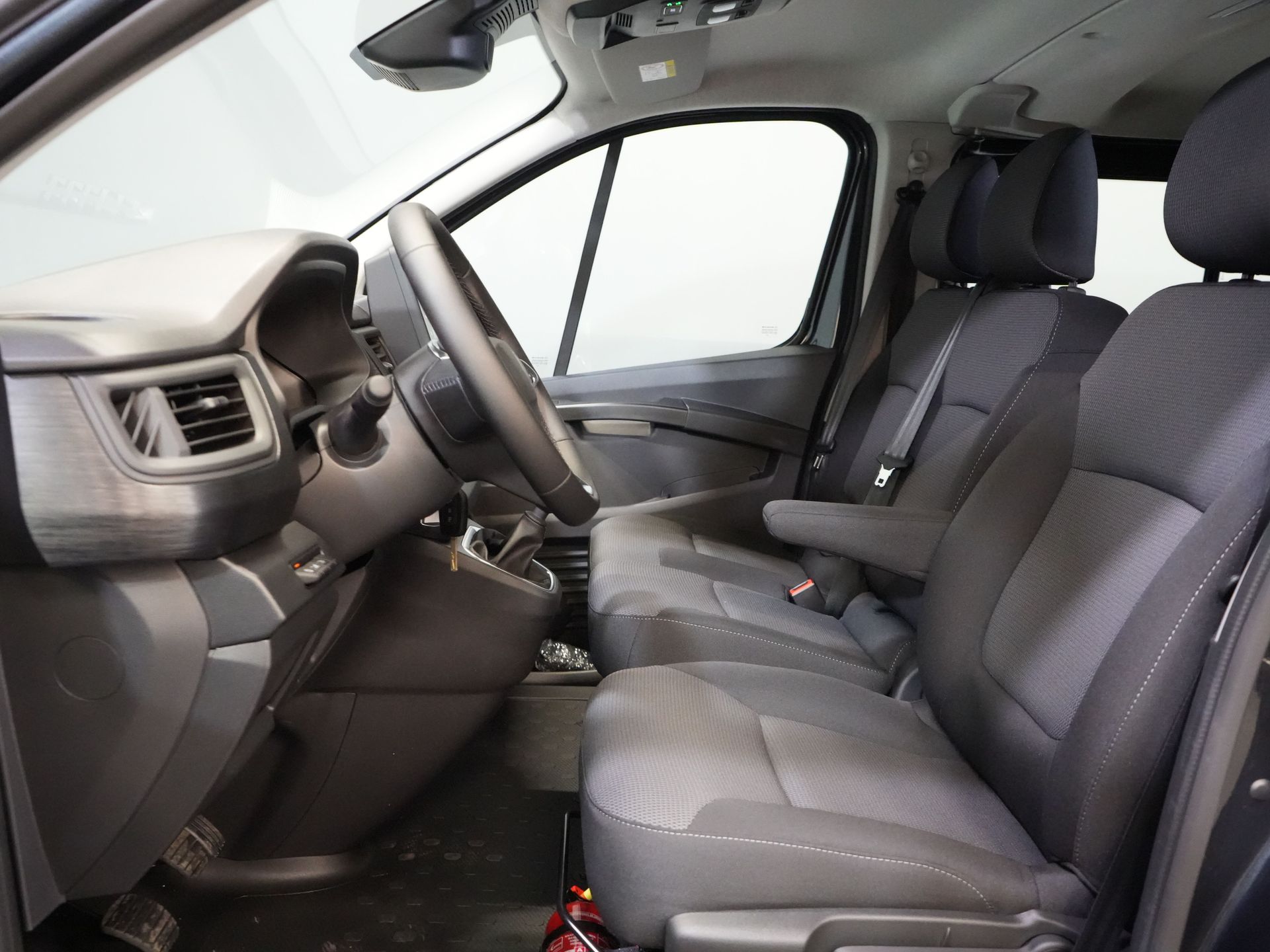 Renault Trafic Van 2.0 dCi 130 к.с. L2 BPM БЕЗКОШТОВНО! DC Double Cab LED/ 2x зсувні двері/ Navi/ Carplay/ Камера/ PDC/ Cruise