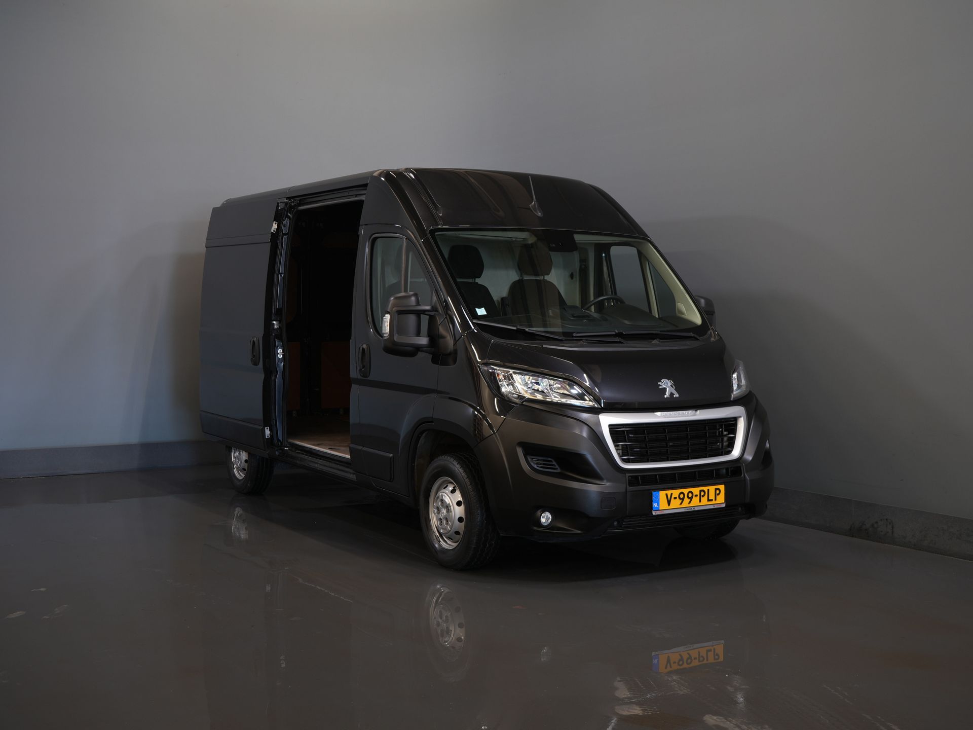 Peugeot Boxer Van 2.2 HDI 120 cv L2H2 Telecamera/ Cruise/ Airco/ Navi/ PDC/ DAB