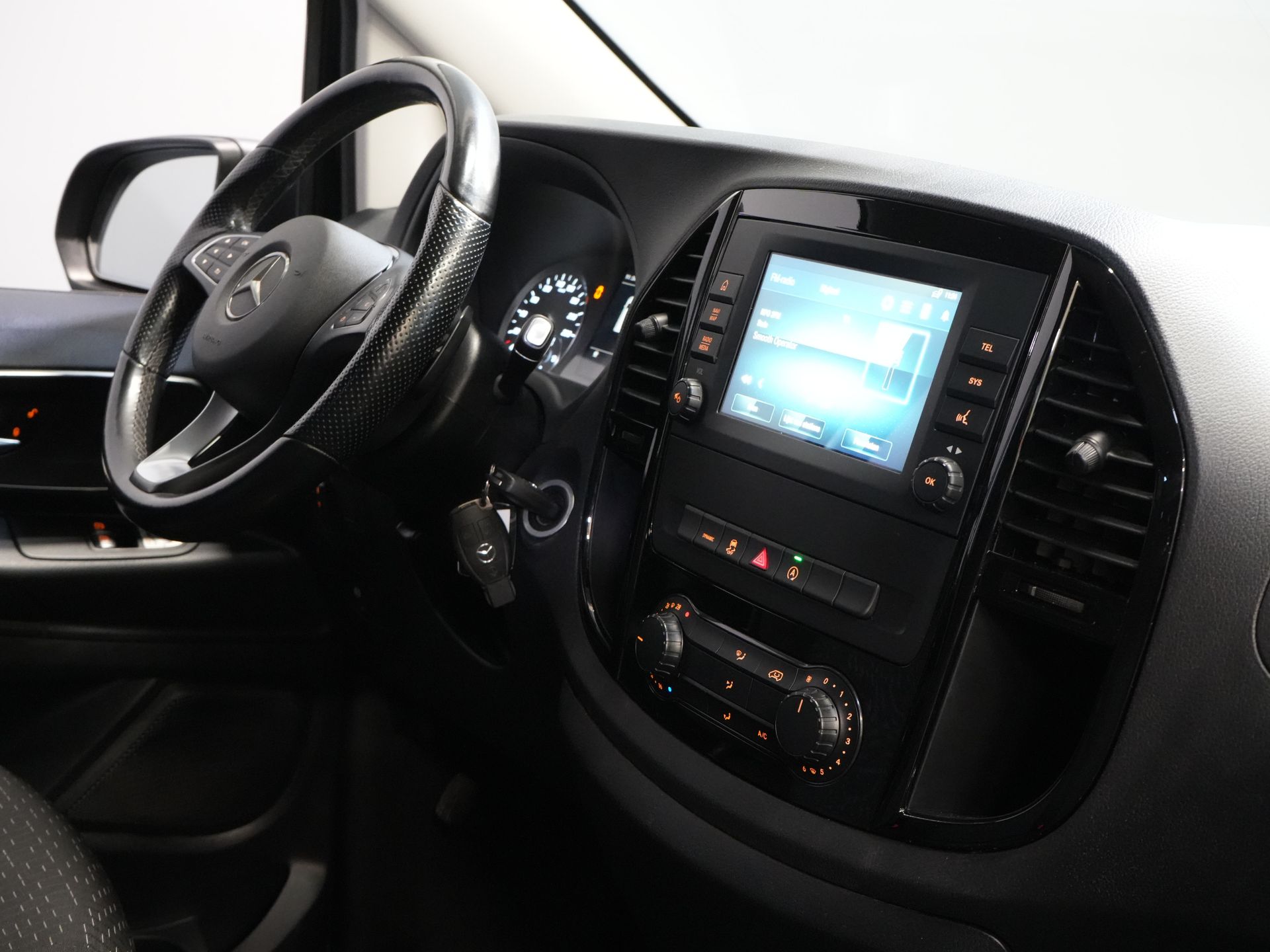 Mercedes-Benz Vito Bestelbus 119 CDI 4Matic L3 Aut. 4x4/ 2.5t Trekverm./ Adapt. Cruise/ LED/ Carplay/ Trekhaak/ Camera