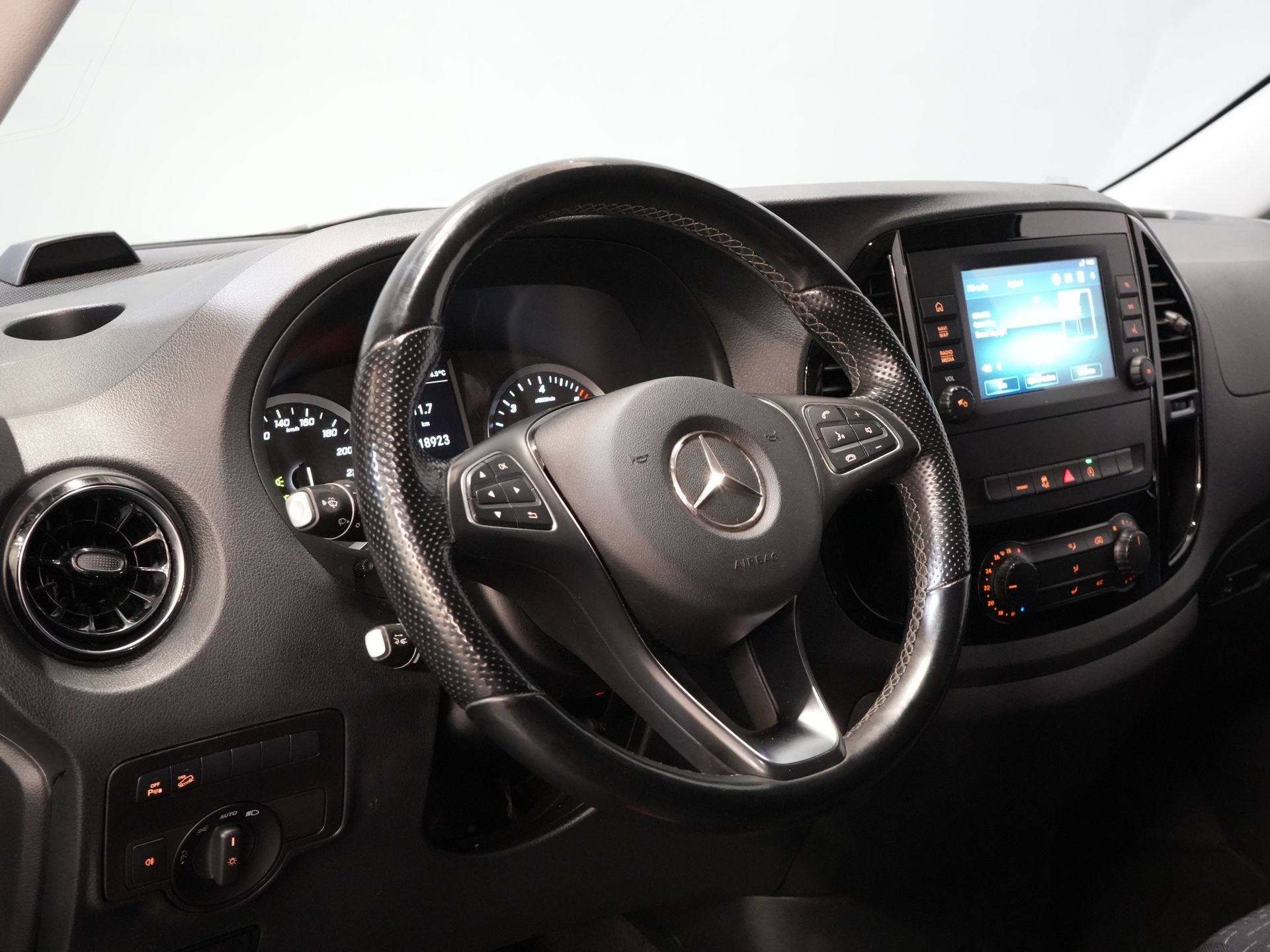 Mercedes-Benz Vito Bestelbus 119 CDI 4Matic L3 Aut. 4x4/ 2.5t Trekverm./ Adapt. Cruise/ LED/ Carplay/ Trekhaak/ Camera