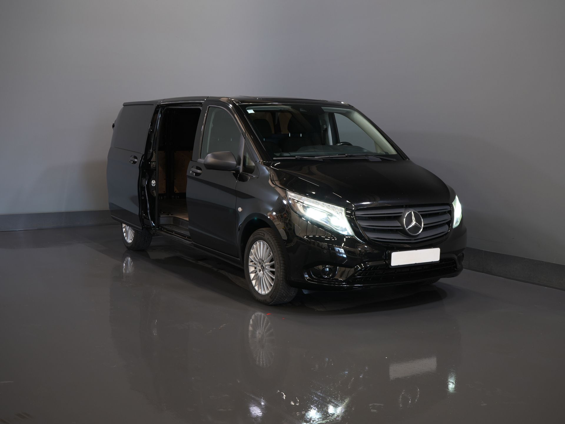 Mercedes-Benz Vito Bestelbus 119 CDI 4Matic L3 Aut. 4x4/ 2.5t Trekverm./ Adapt. Cruise/ LED/ Carplay/ Trekhaak/ Camera