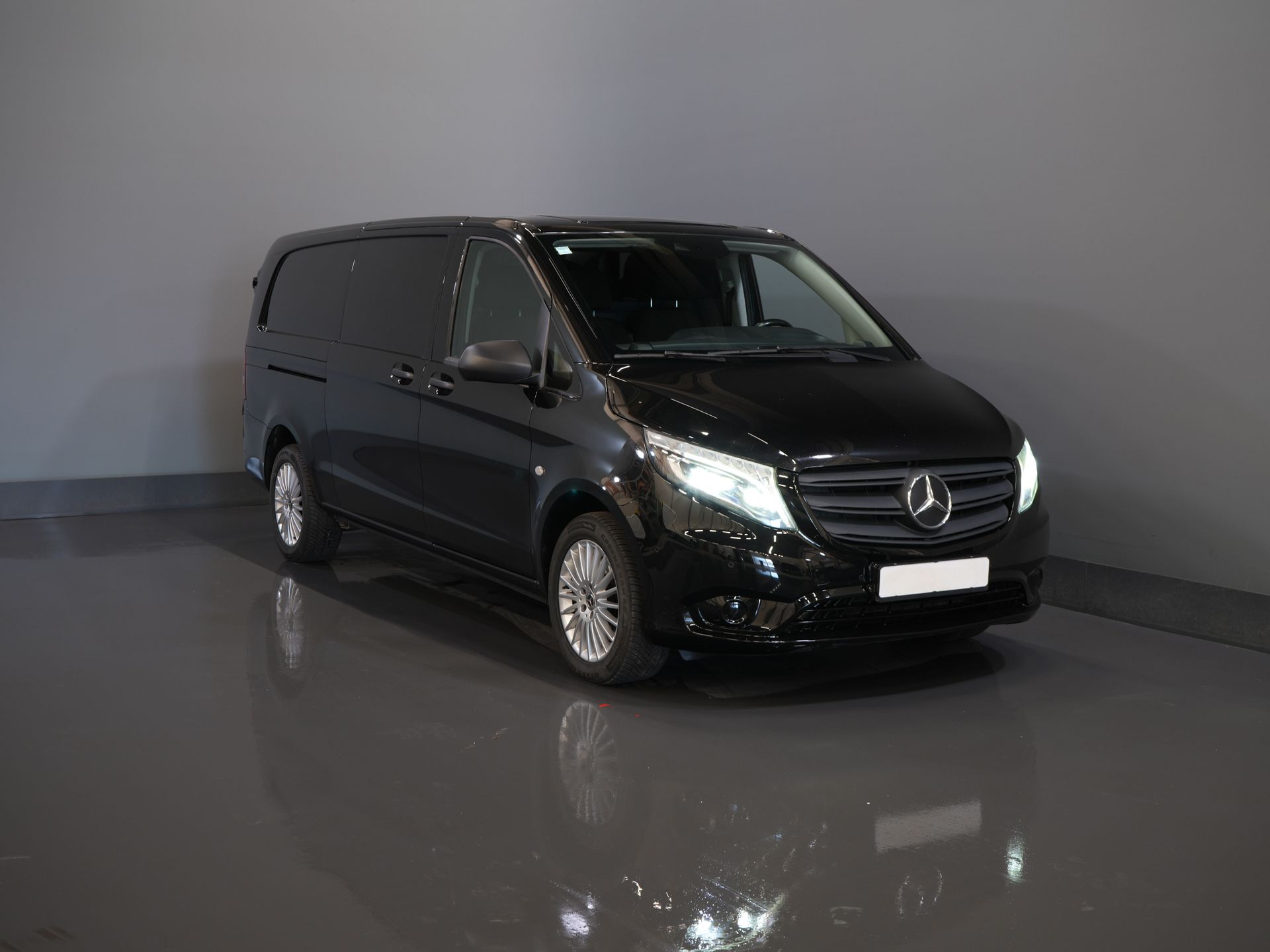Mercedes-Benz Vito Bestelbus 119 CDI 4Matic L3 Aut. 4x4/ 2.5t Trekverm./ Adapt. Cruise/ LED/ Carplay/ Trekhaak/ Camera