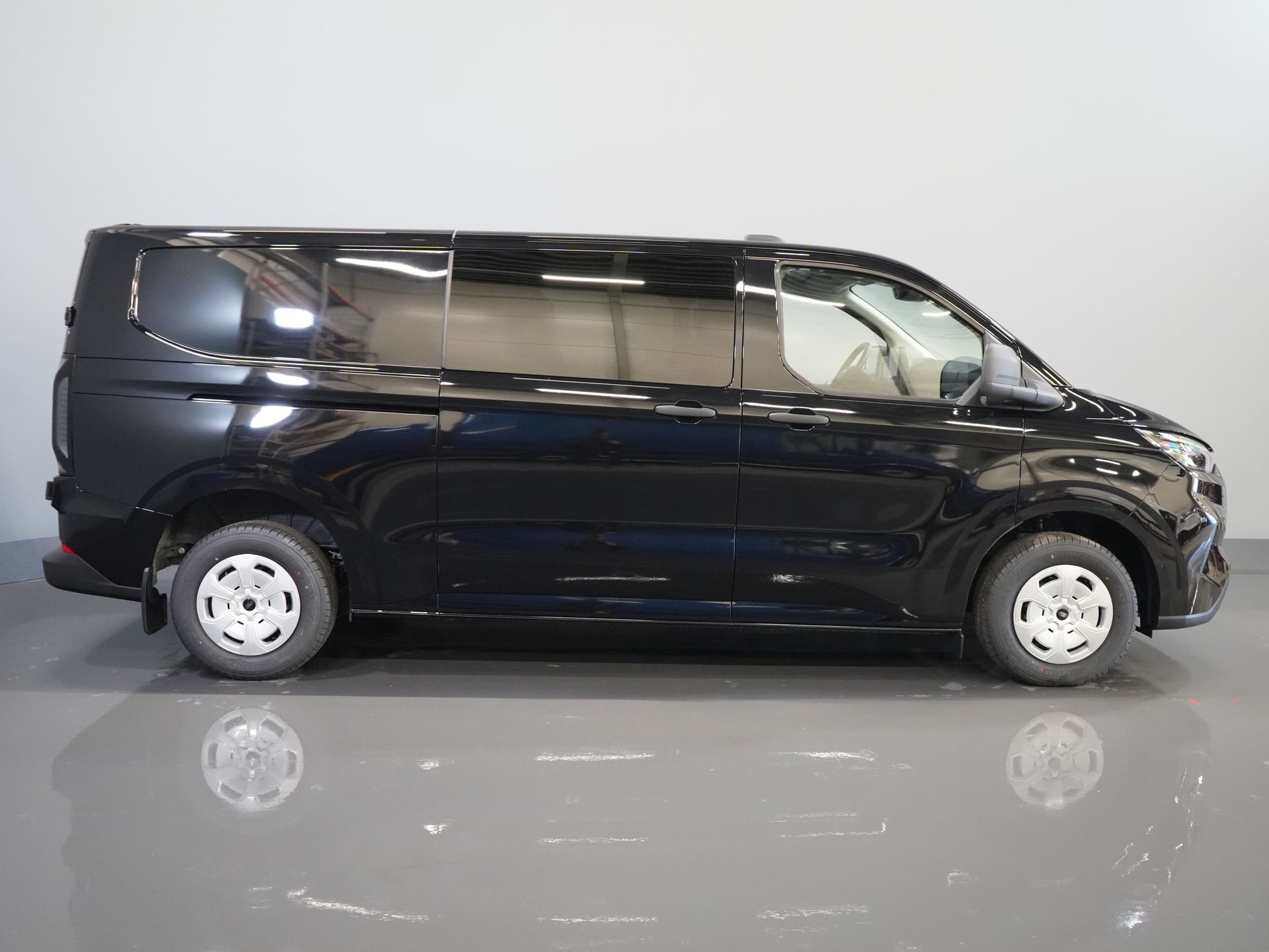 Ford Transit Custom Bestelbus 2.0 TDCI 150 pk Trend DC Dubbel Cabine BPM VRIJ! Garantie 5J of 200.000km/ Adapt.Cruise/ 2xSchuifdeur/ LED/ Navi/ Stoelverw./ Vi