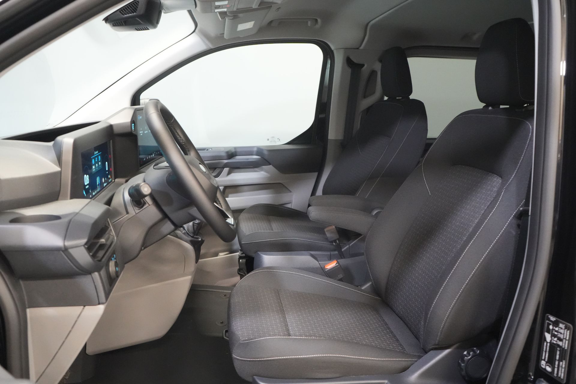 Ford Transit Custom Van 2.0 TDCI 150 к.с. Trend DC Double Cab BPM БЕЗКОШТОВНО! Гарантія 5 років або 200.00 км/ Адапт.круїз/ 2х розсувні двері/ LED/ Навігатор/ Сидіння з регулюванням по висоті/ Вірус