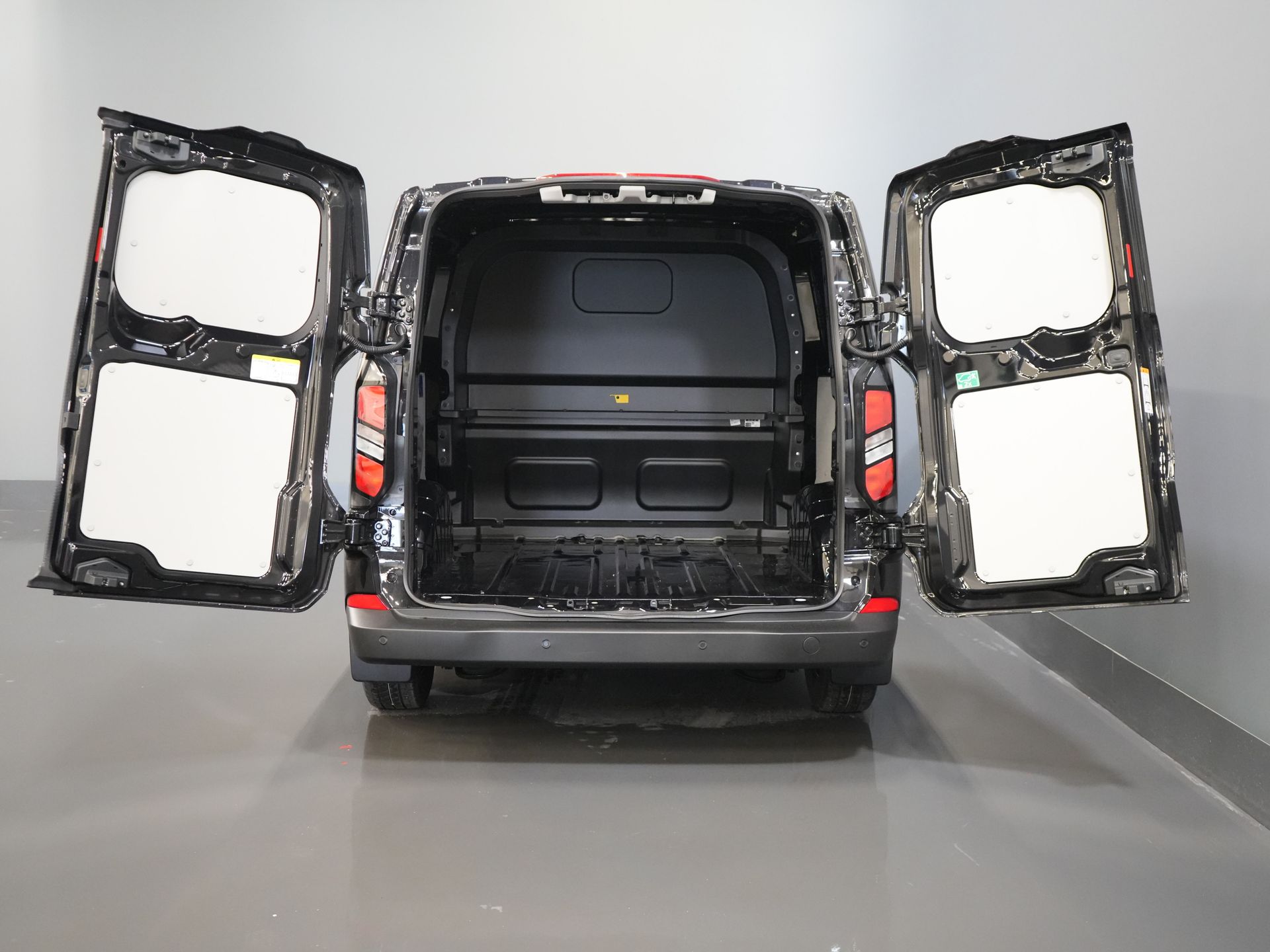 Ford Transit Custom Bestelbus 2.0 TDCI 150 pk Trend DC Dubbel Cabine BPM VRIJ! Garantie 5J of 200.000km/ Adapt.Cruise/ 2xSchuifdeur/ LED/ Navi/ Stoelverw./ Vi