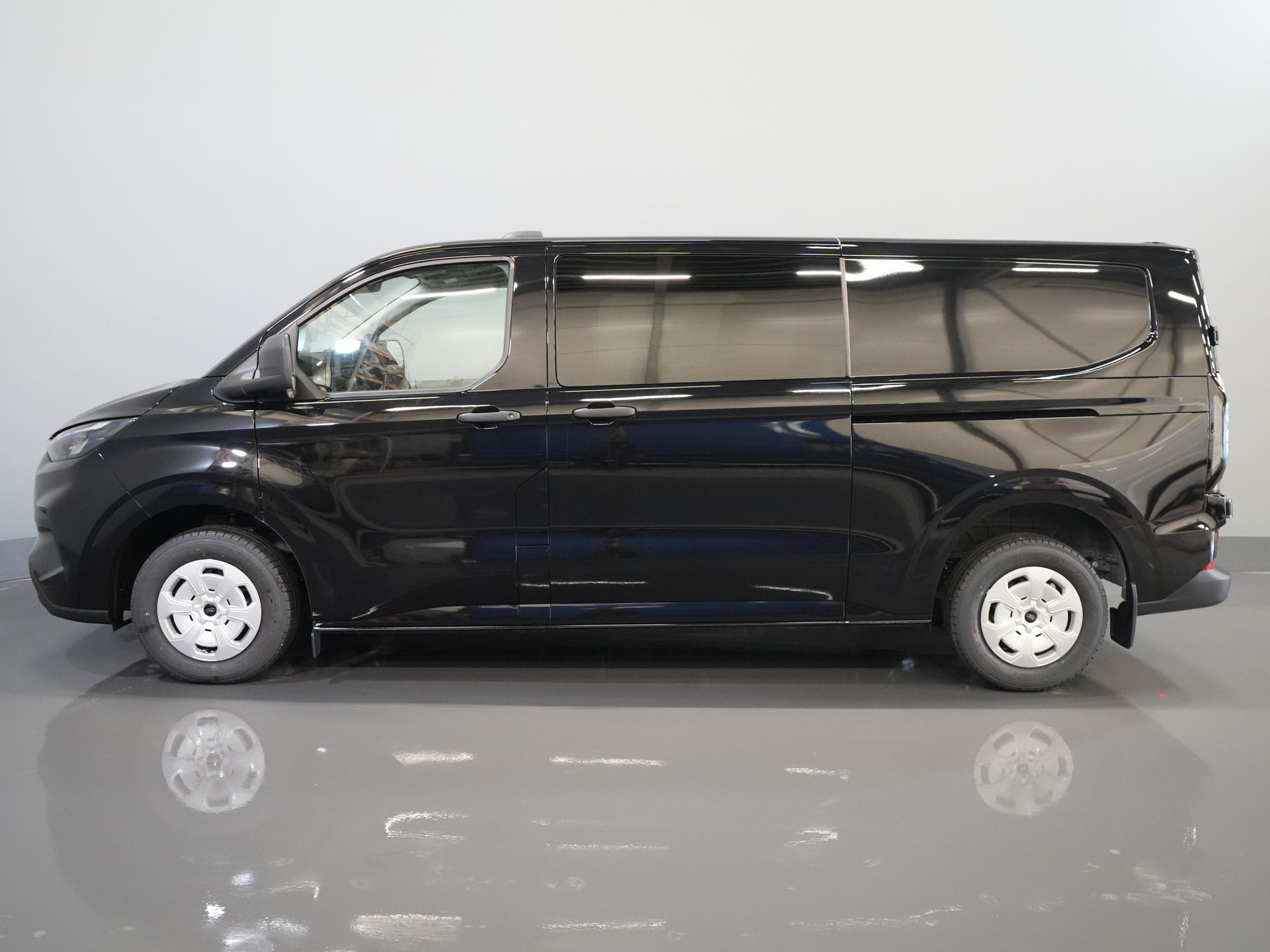 Ford Transit Custom Bestelbus 2.0 TDCI 150 pk Trend DC Dubbel Cabine BPM VRIJ! Garantie 5J of 200.000km/ Adapt.Cruise/ 2xSchuifdeur/ LED/ Navi/ Stoelverw./ Vi