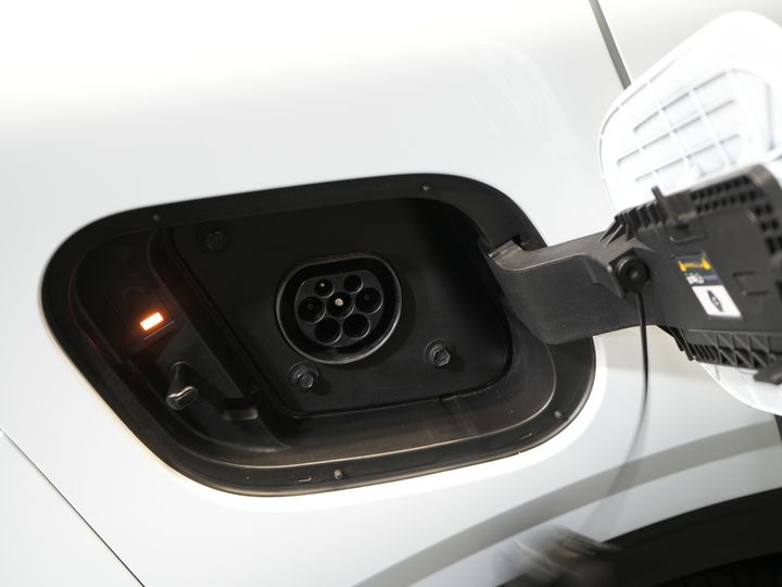 Kia Sportage SUV 1.6 T-GDi PHEV AWD DynamicLine LED/ Virtual Cockpit/ Adapt.Cruise/ 19