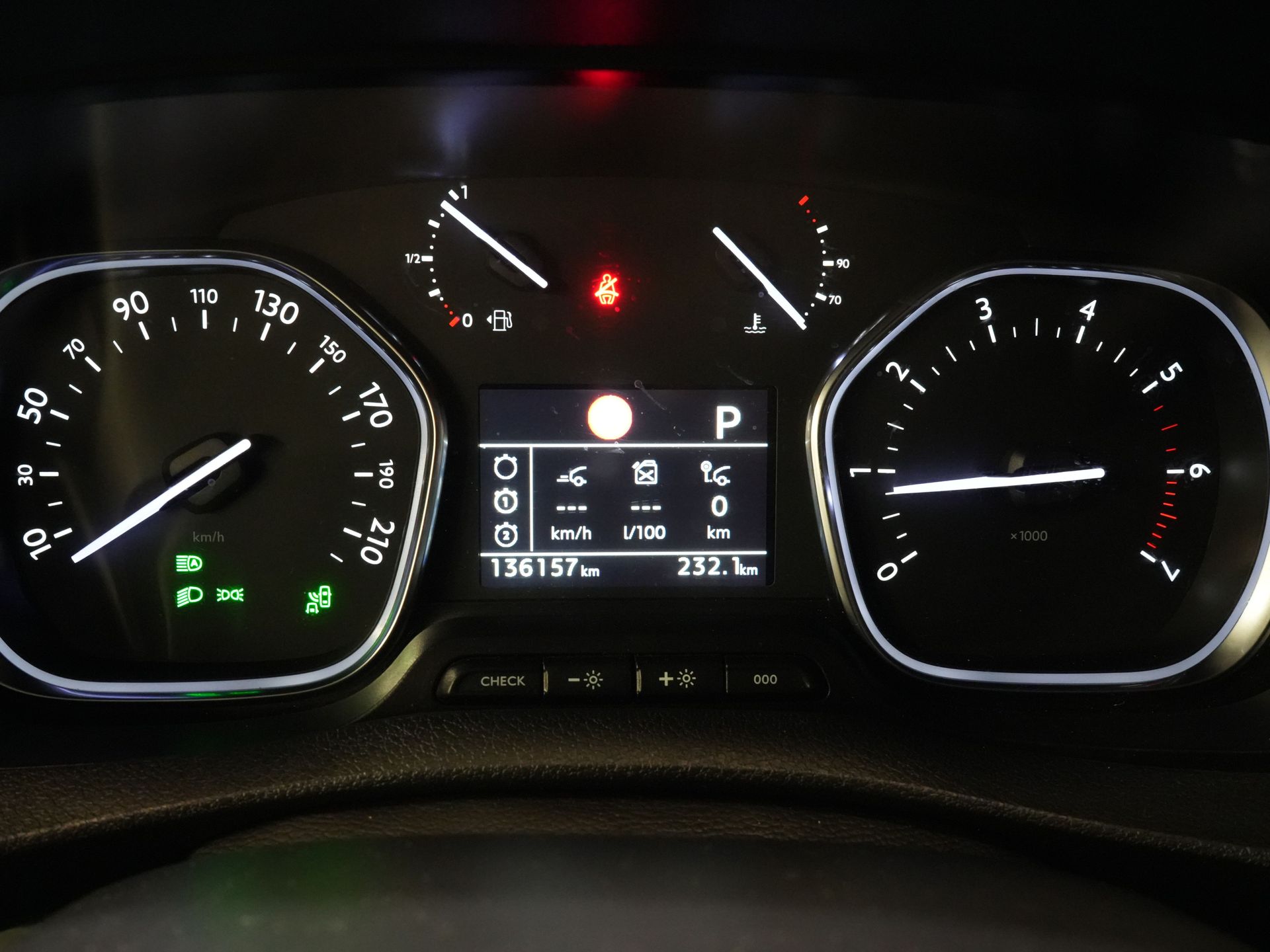 Citroën Jumpy Van 2.0 HDI 180 к.с. авт. L3 DB Ремінь безпеки VV/ Carplay/ 2.5т Буксирний пристрій/ Камера/ PDC/ Сидіння/ 17