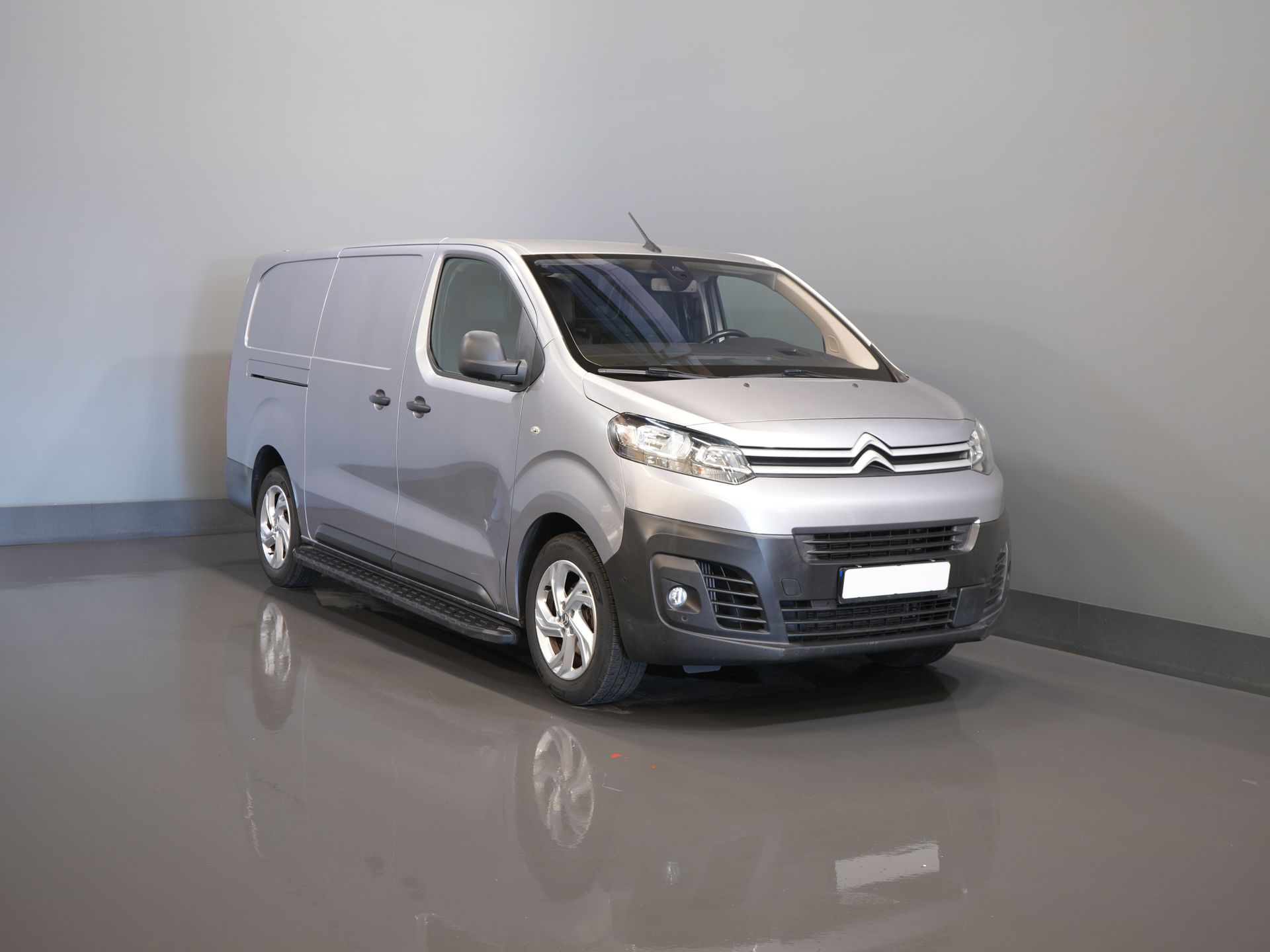 Citroën Jumpy Van 2.0 HDI 180 ch Aut. L3 DB Belt VV/ Carplay/ 2.5t Towing device/ Camera/ PDC/ Seatverw./ 17