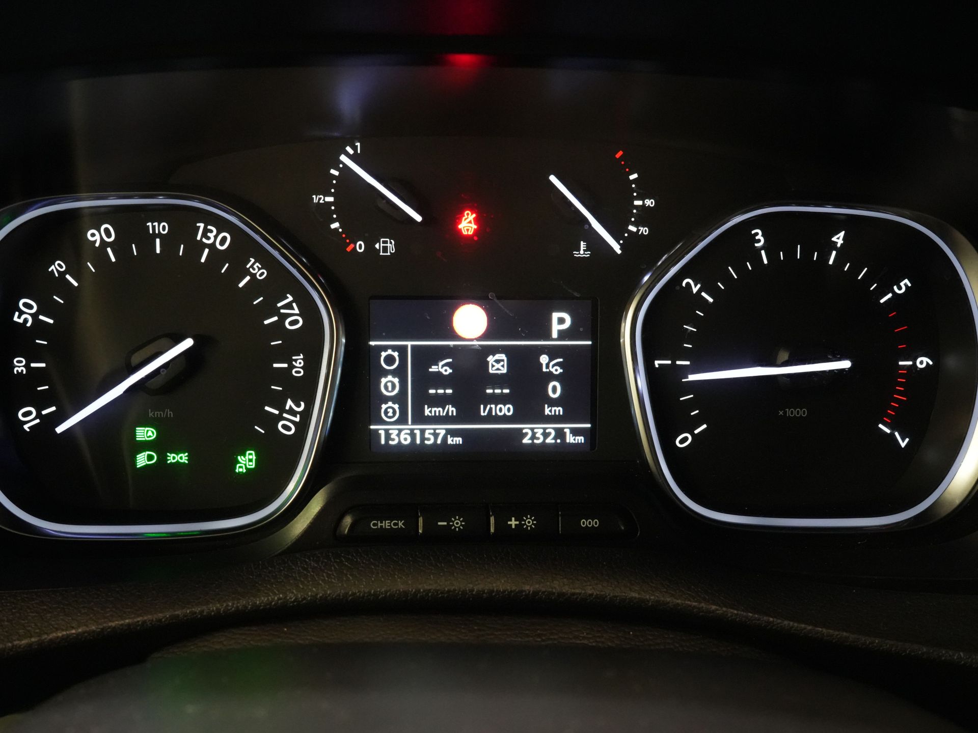 Citroën Jumpy Van 2.0 HDI 180 ch Aut. L3 DB Belt VV/ Carplay/ 2.5t Towing device/ Camera/ PDC/ Seatverw./ 17