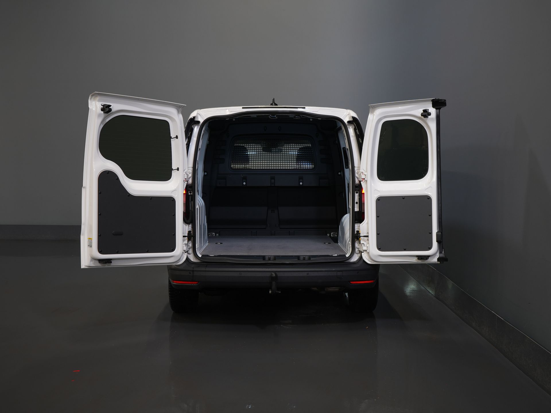 Volkswagen Caddy Cargo Furgone 1.5 TSI 115 CV DSG Aut. BENZINA LED/ Adapt.Cruise/ Climatizzatore/ Sedili riscaldabili/ Navigatore/ Telecamera/ Gancio di traino