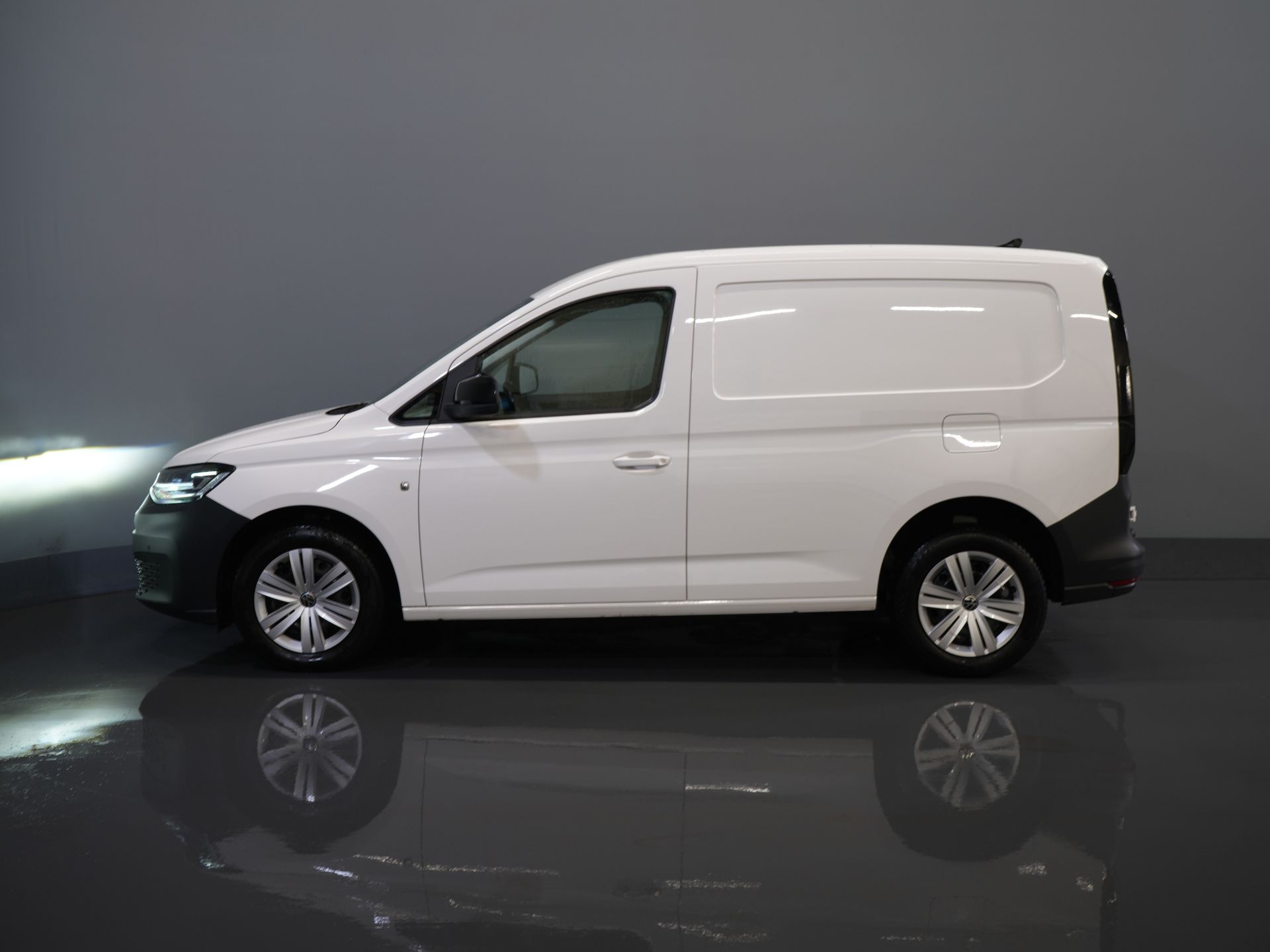 Volkswagen Caddy Cargo Furgone 1.5 TSI 115 CV DSG Aut. BENZINA LED/ Adapt.Cruise/ Climatizzatore/ Sedili riscaldabili/ Navigatore/ Telecamera/ Gancio di traino