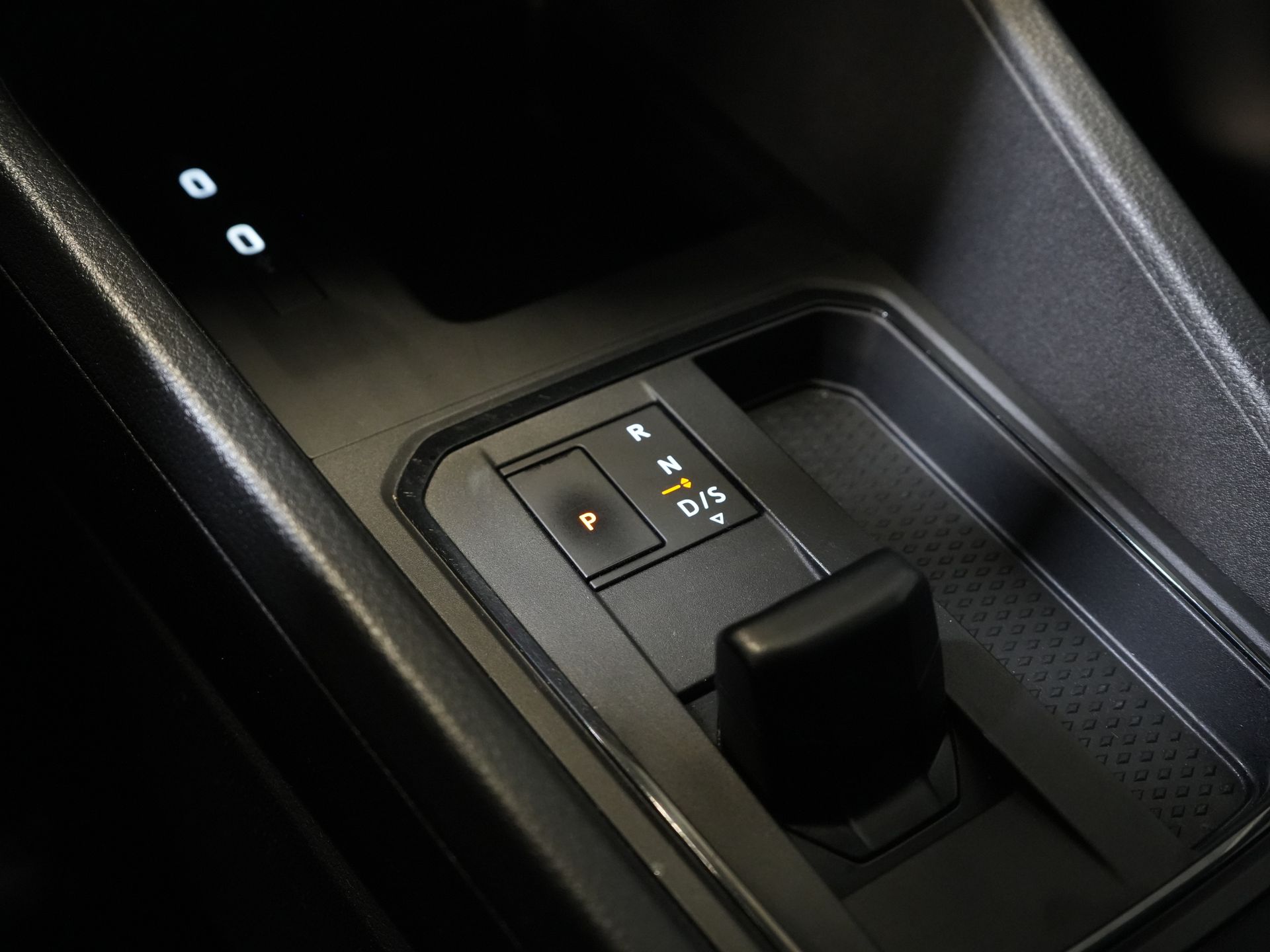 Volkswagen Caddy Cargo Furgone 1.5 TSI 115 CV DSG Aut. BENZINA LED/ Adapt.Cruise/ Climatizzatore/ Sedili riscaldabili/ Navigatore/ Telecamera/ Gancio di traino