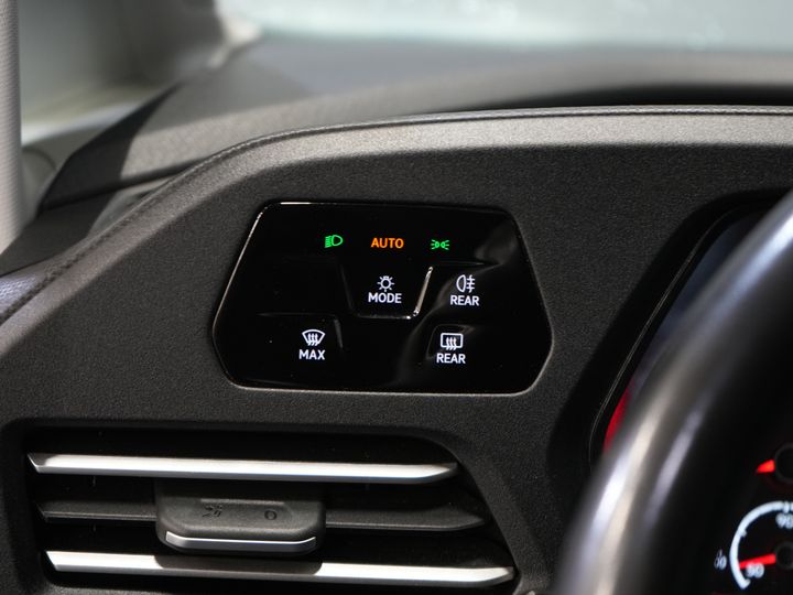 Volkswagen Caddy Cargo Furgone 1.5 TSI 115 CV DSG Aut. BENZINA LED/ Adapt.Cruise/ Climatizzatore/ Sedili riscaldabili/ Navigatore/ Telecamera/ Gancio di traino